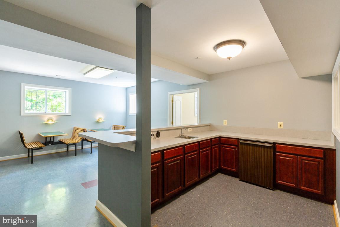 VIRGINIA RUN THE ESTATES - Residential