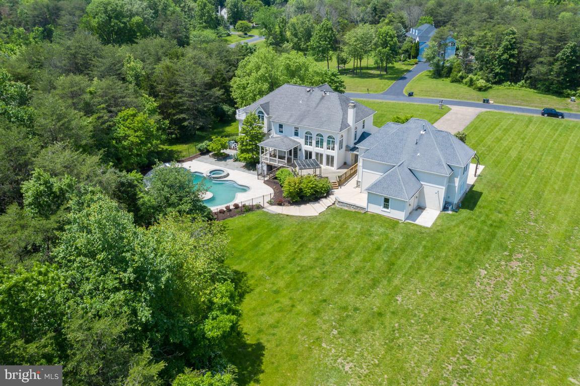 VIRGINIA RUN THE ESTATES - Residential