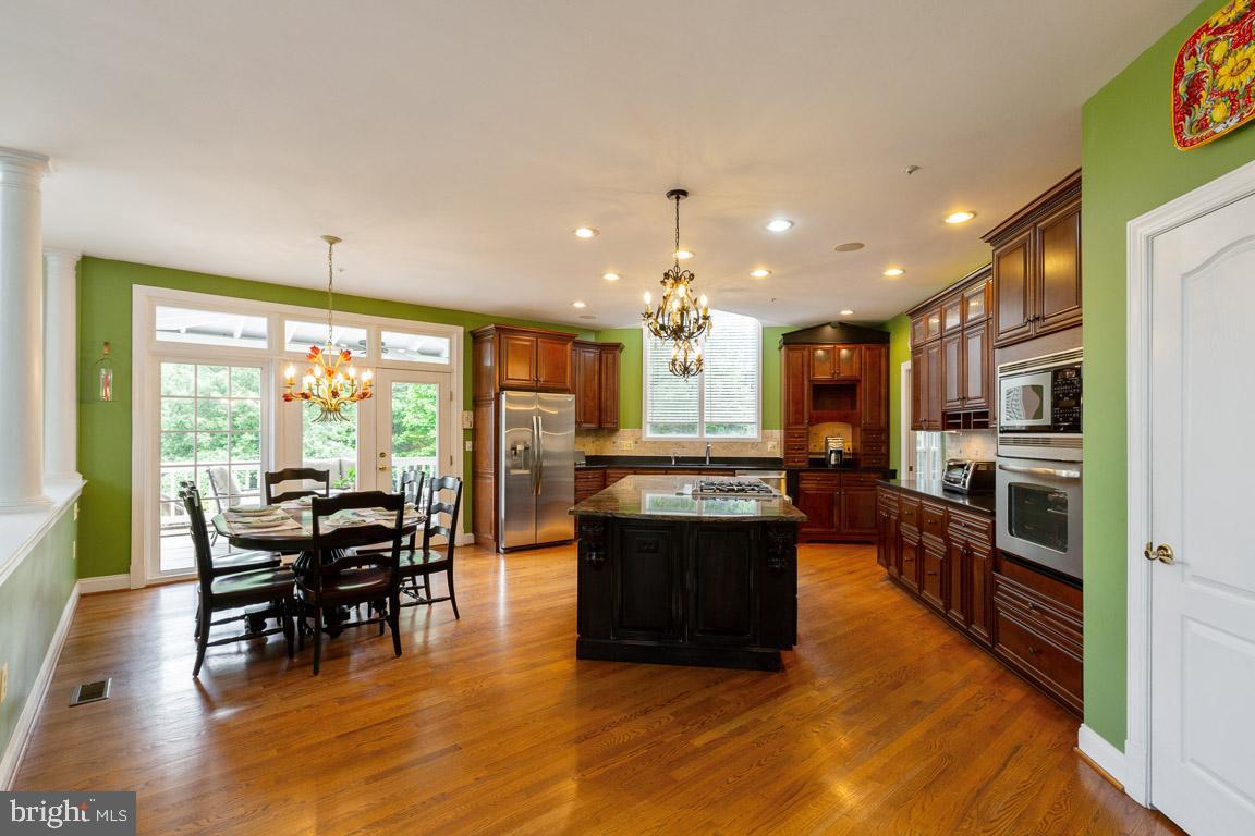 VIRGINIA RUN THE ESTATES - Residential