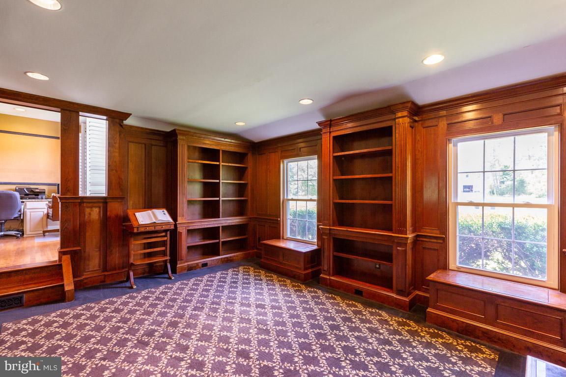 VIRGINIA RUN THE ESTATES - Residential