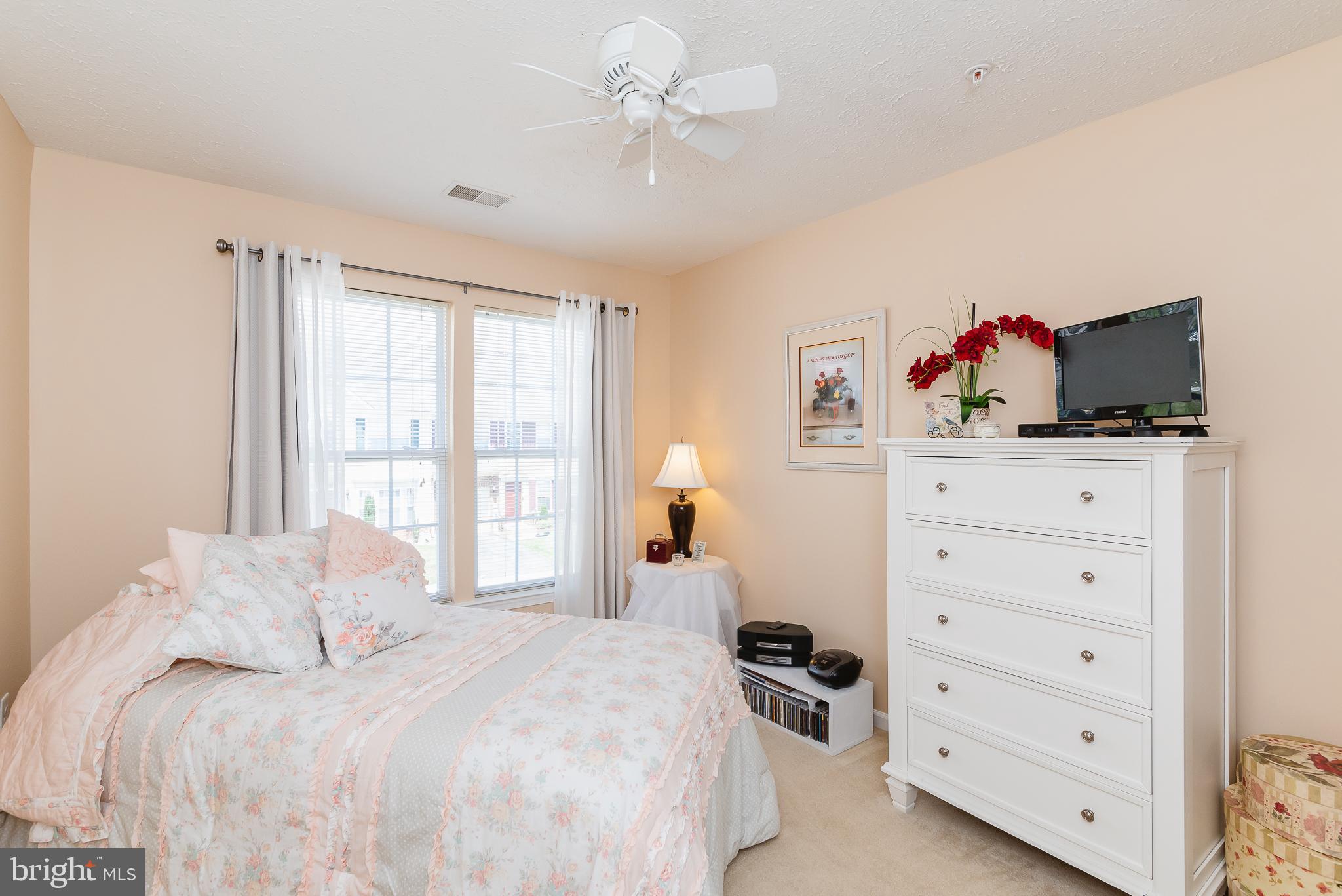 HOLLY WOODS - Residential