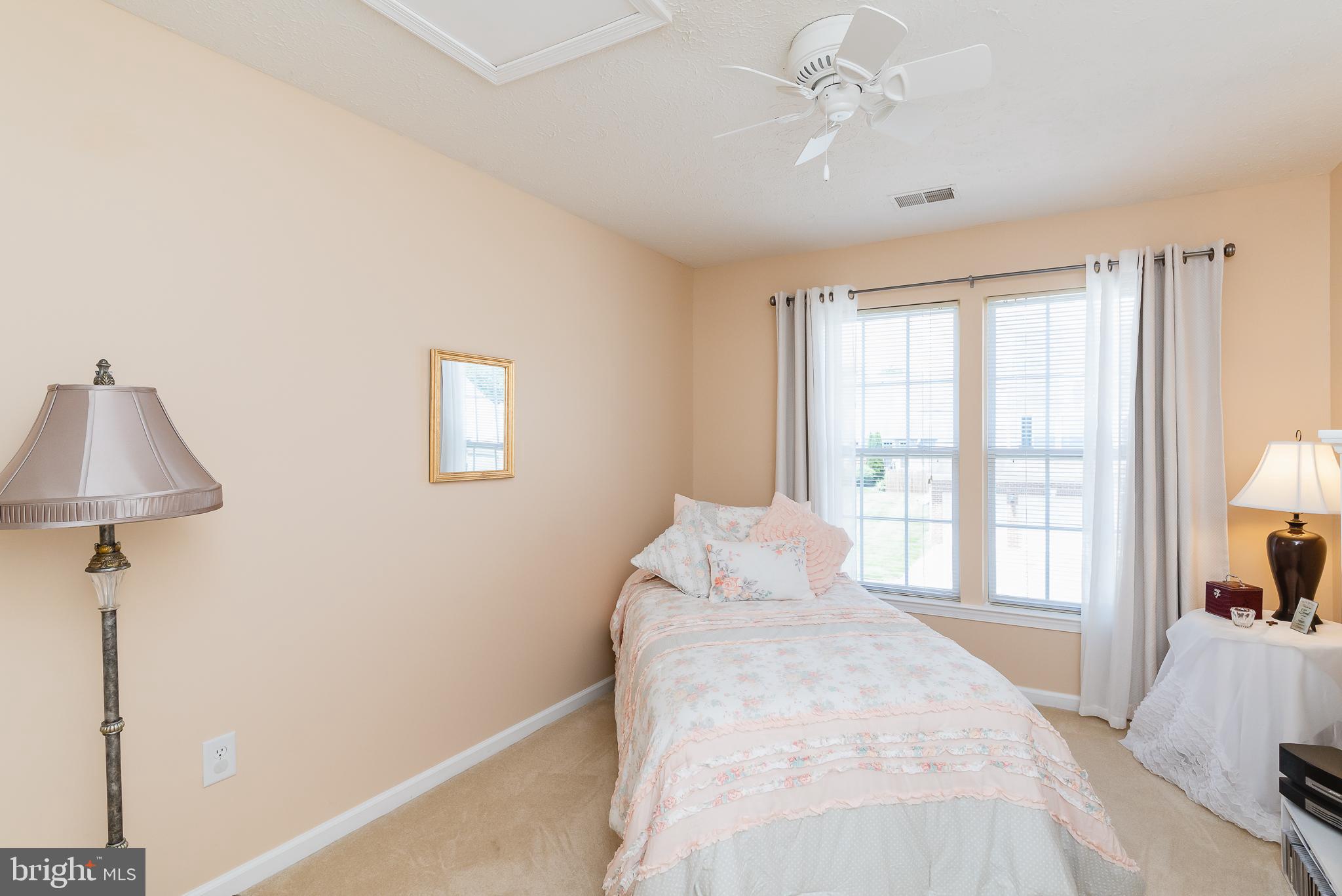 HOLLY WOODS - Residential