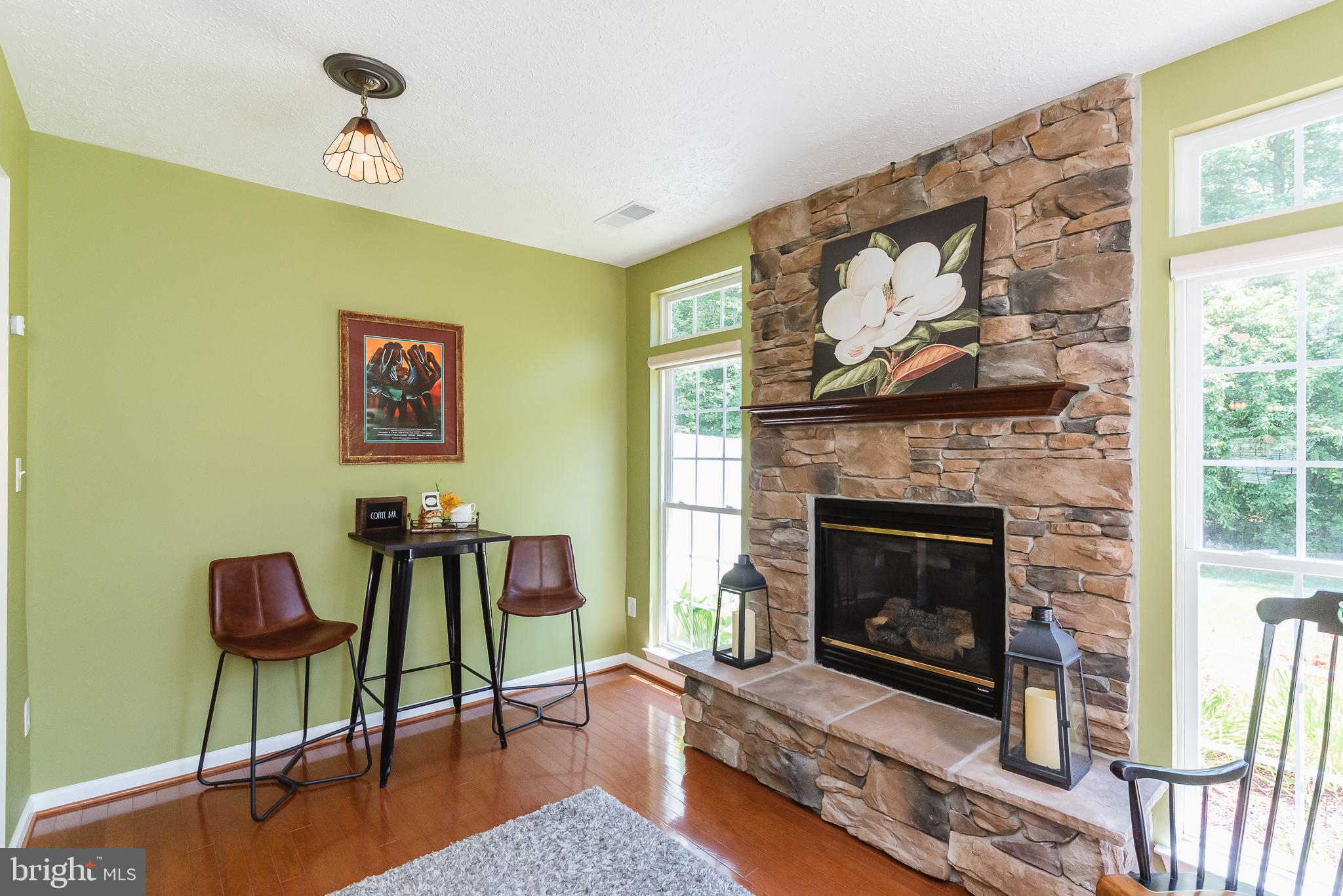 HOLLY WOODS - Residential