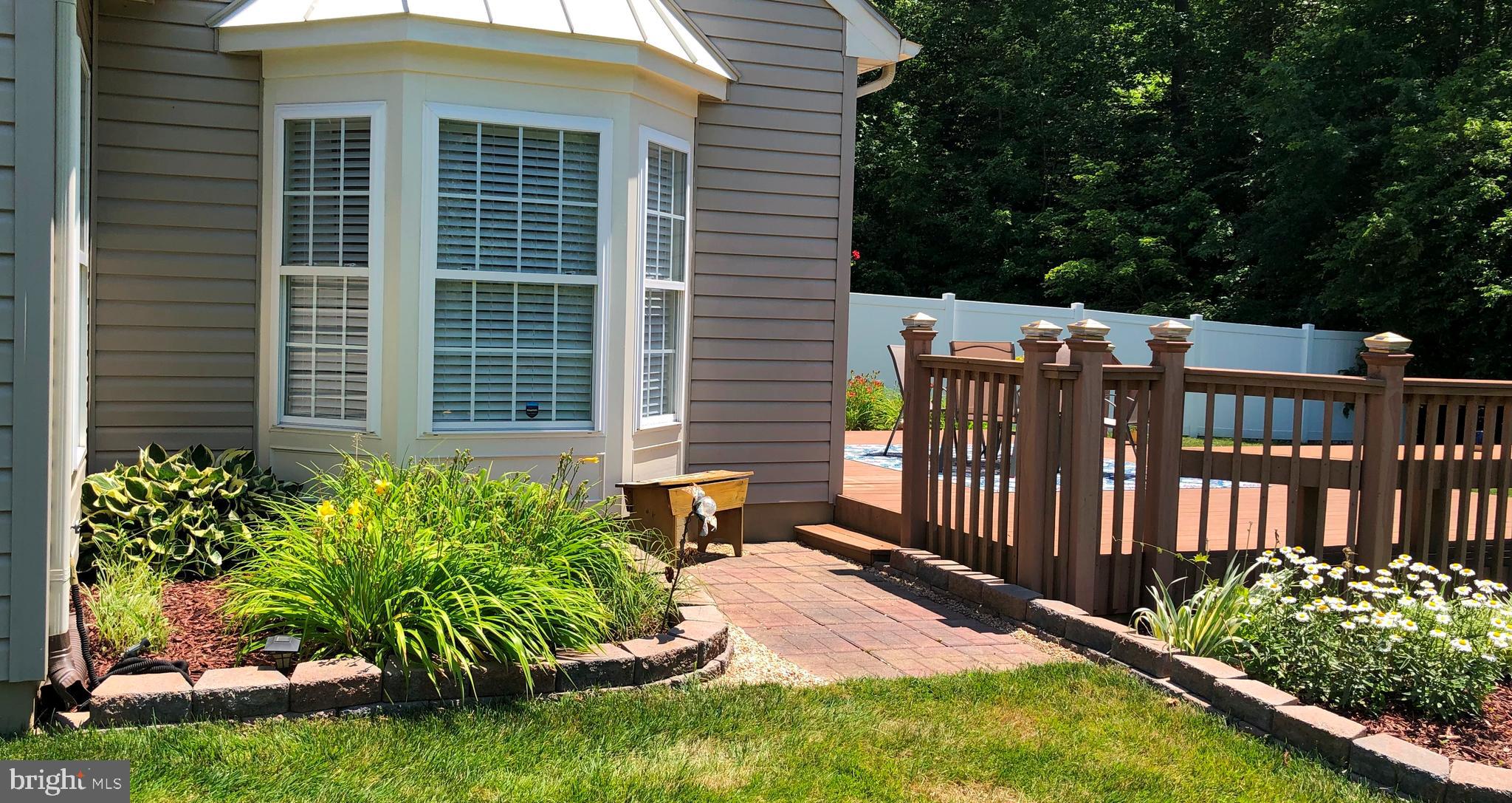 HOLLY WOODS - Residential