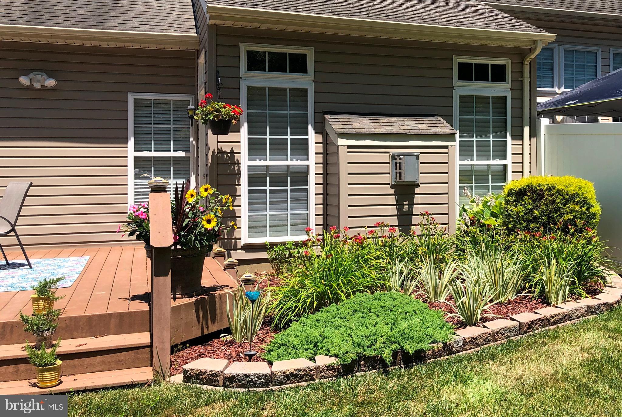 HOLLY WOODS - Residential