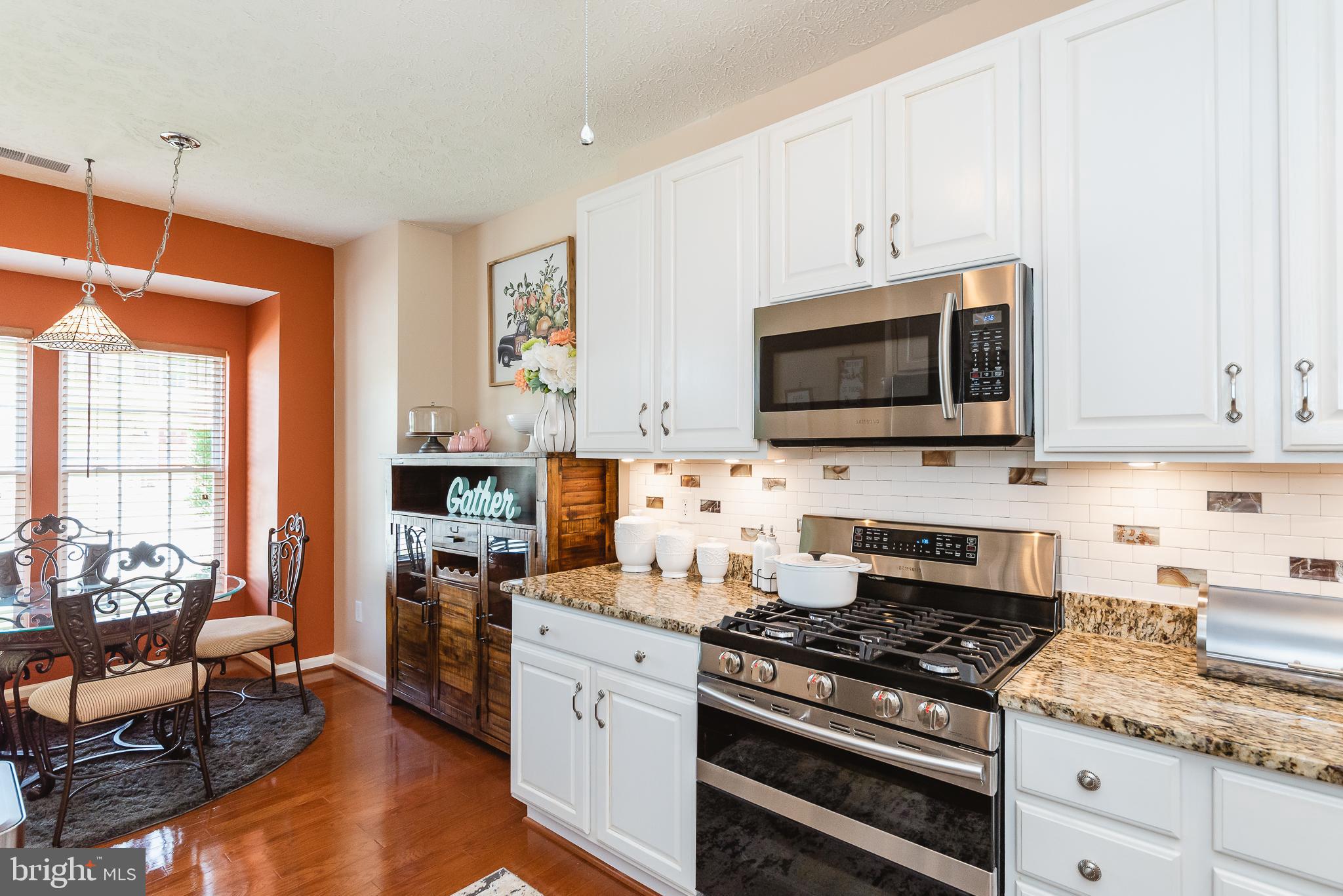 HOLLY WOODS - Residential