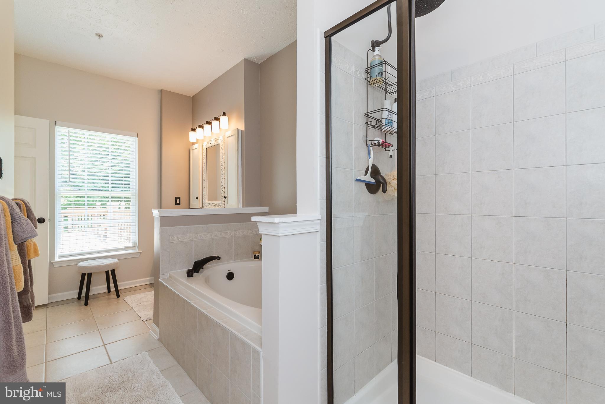 HOLLY WOODS - Residential