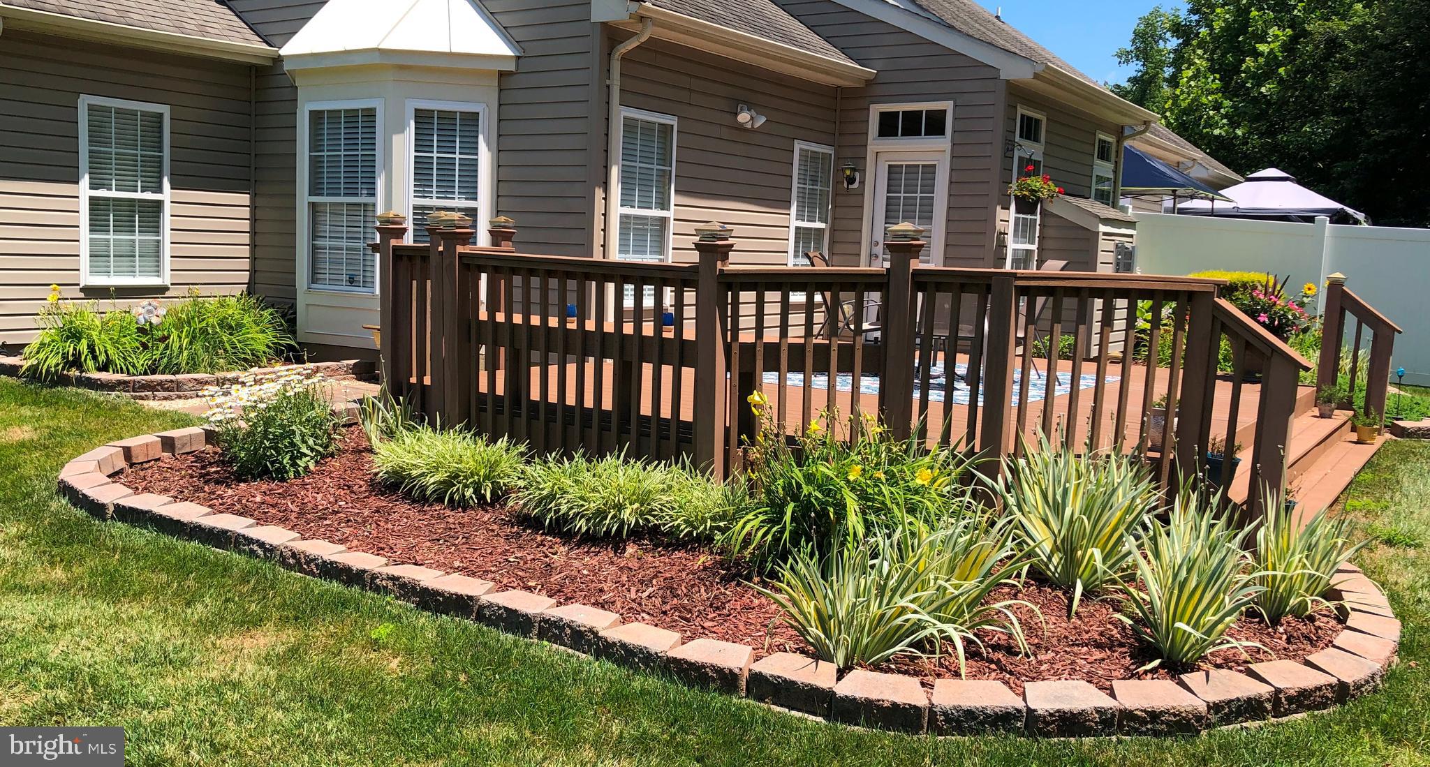 HOLLY WOODS - Residential