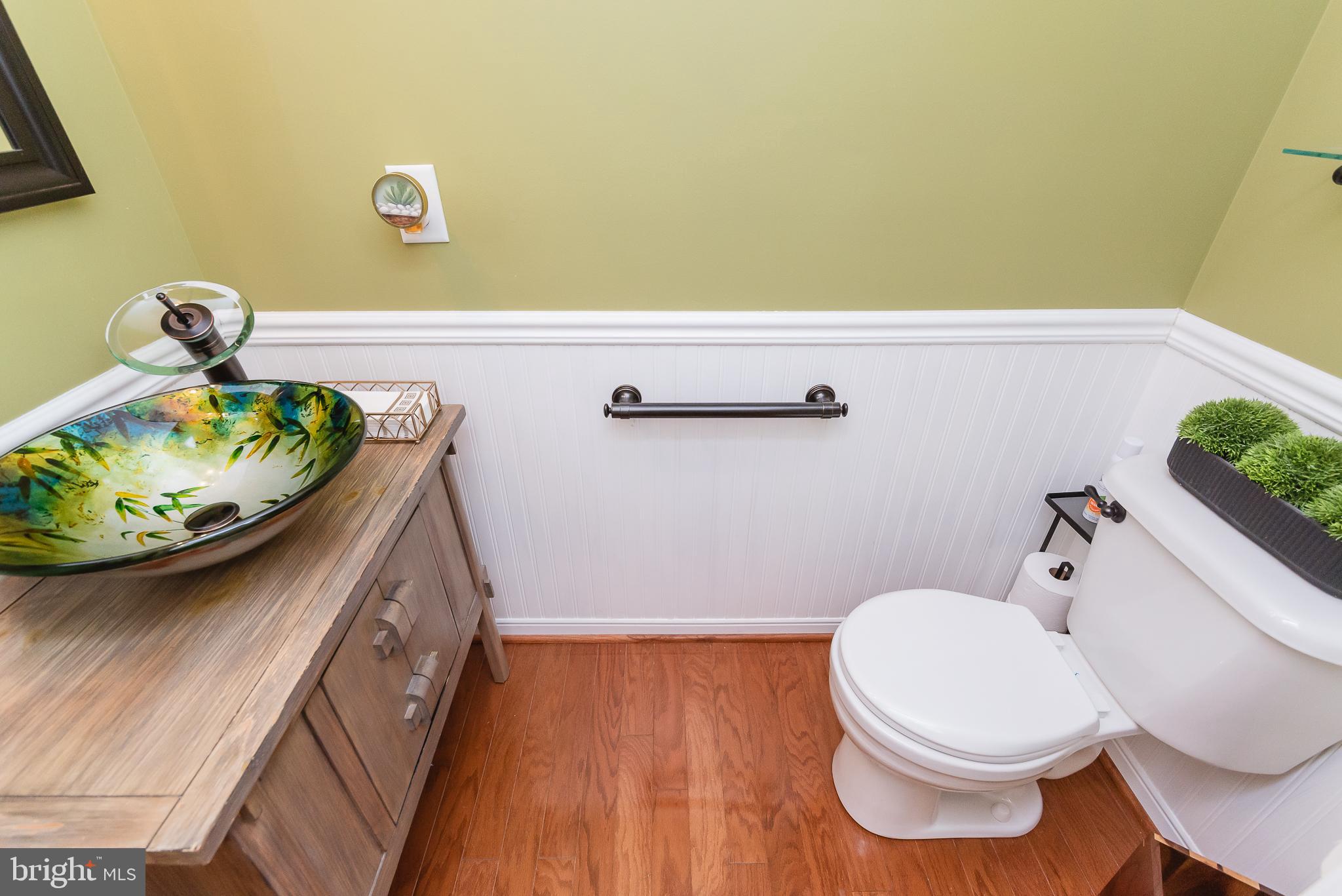 HOLLY WOODS - Residential