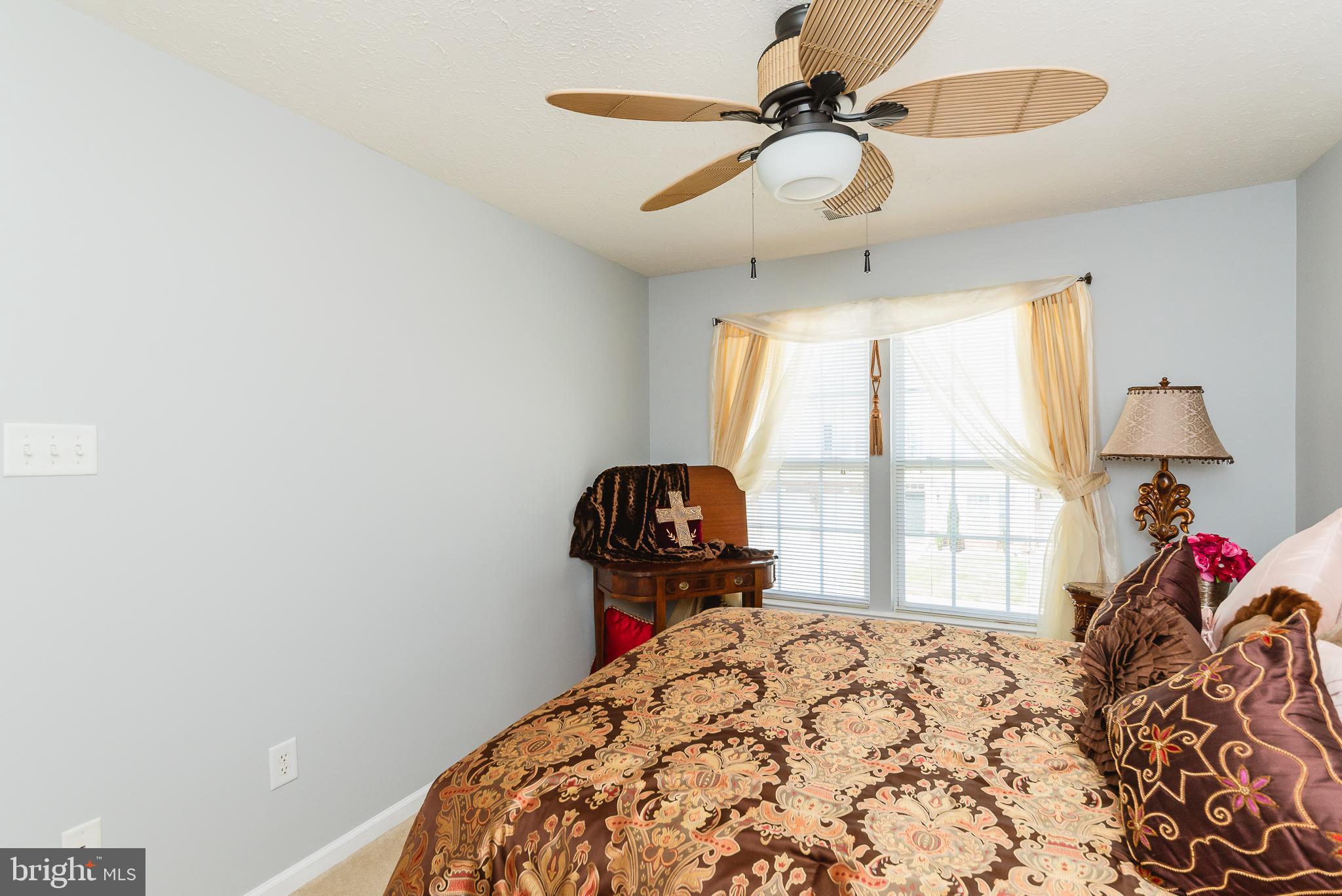 HOLLY WOODS - Residential