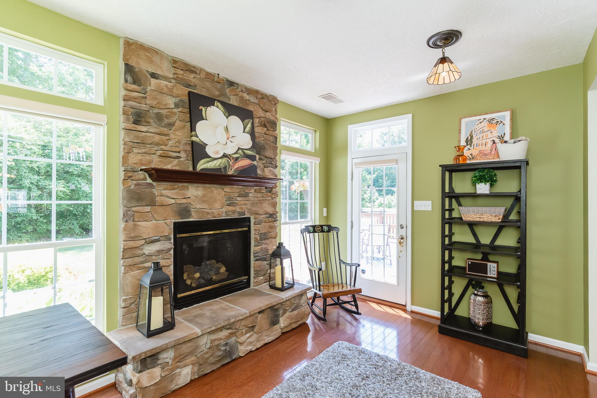 HOLLY WOODS - Residential