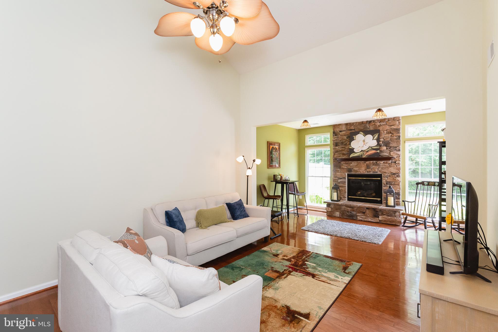 HOLLY WOODS - Residential