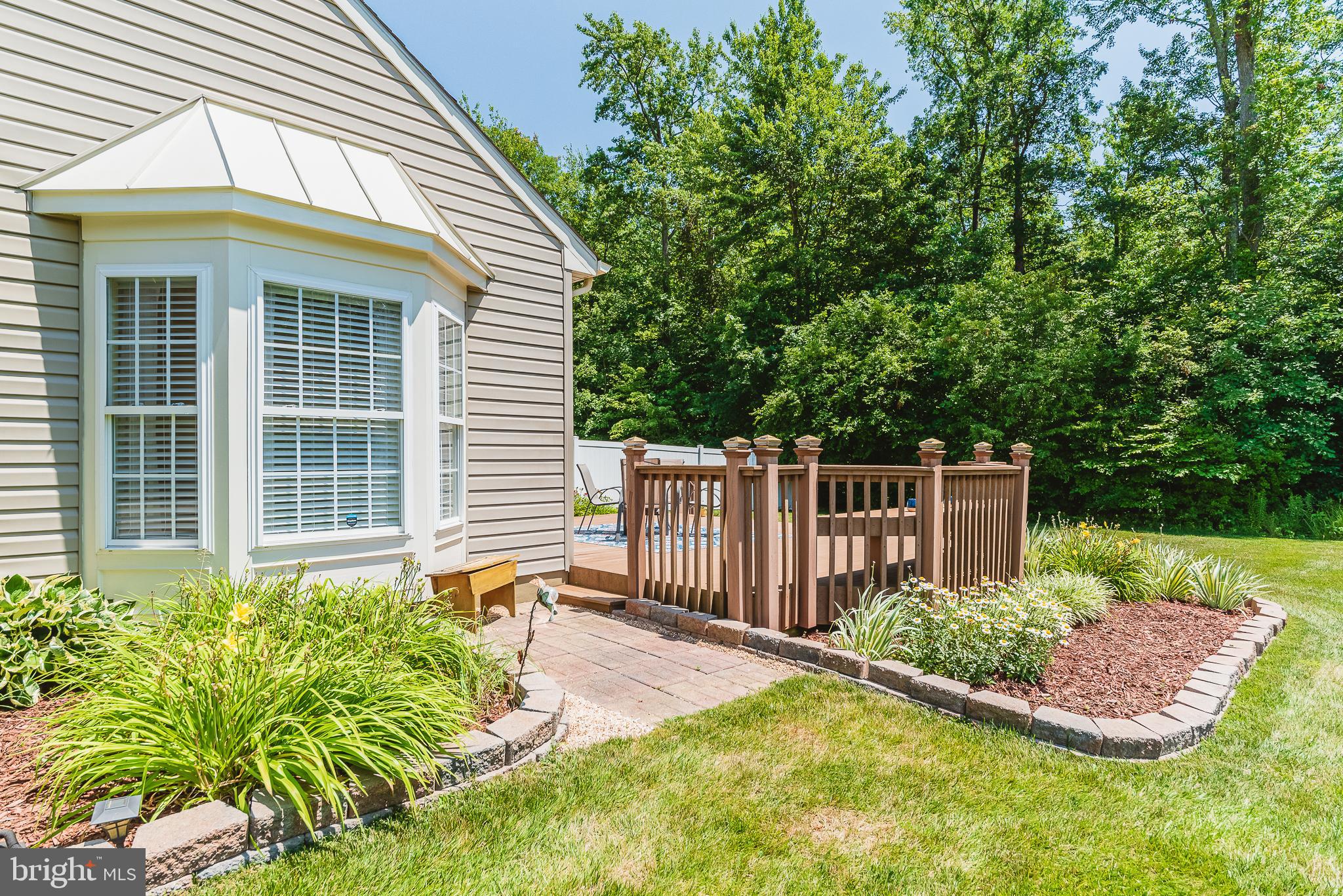 HOLLY WOODS - Residential