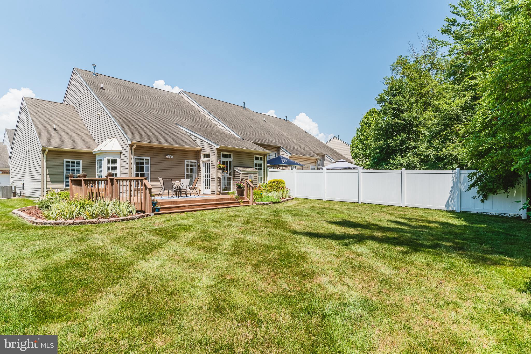 HOLLY WOODS - Residential