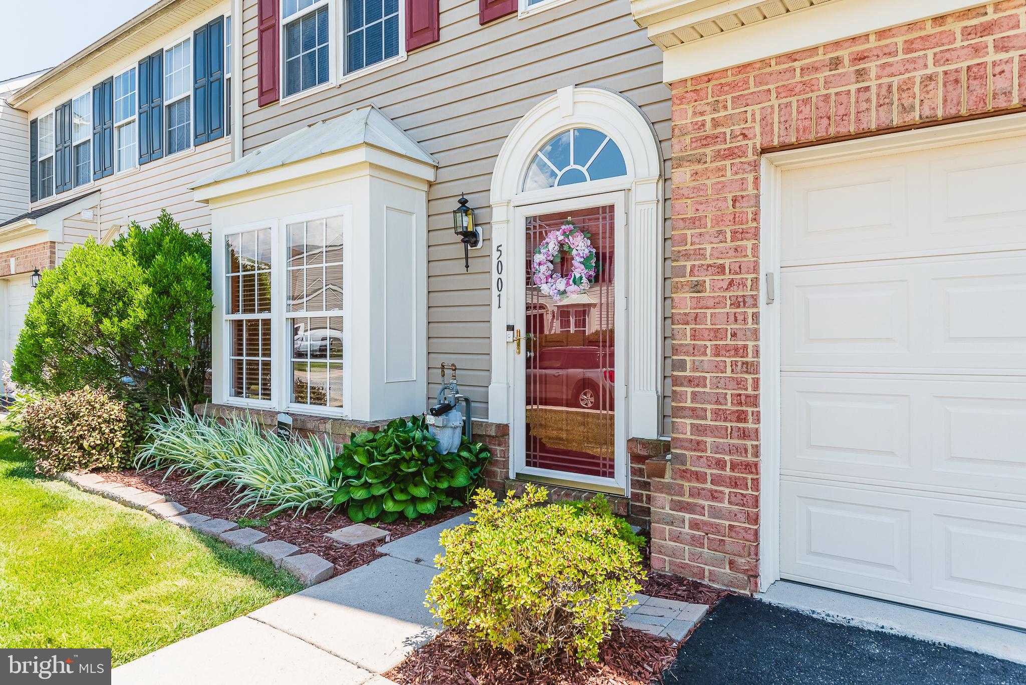 HOLLY WOODS - Residential