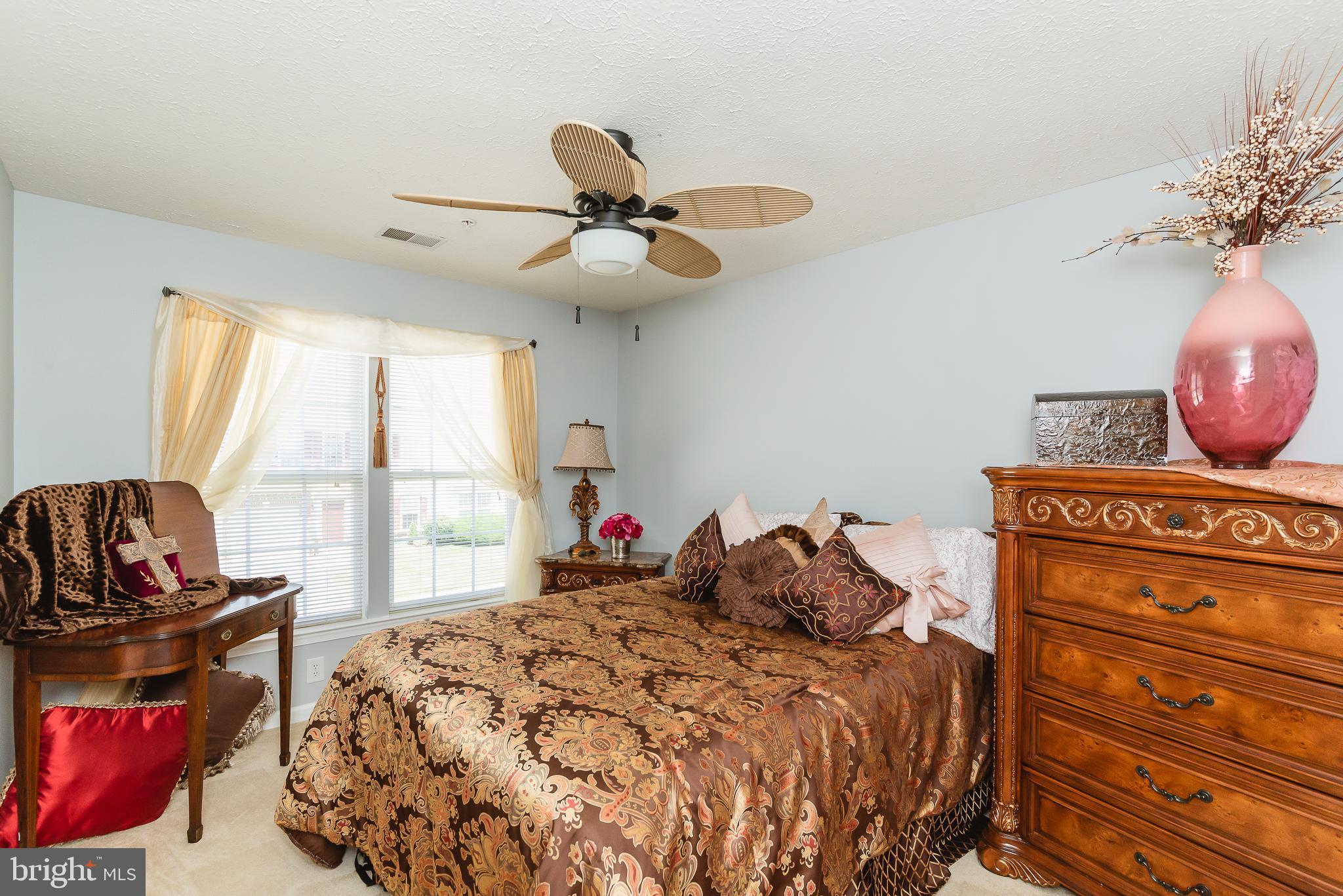 HOLLY WOODS - Residential