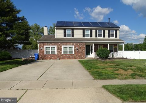 Homes For Sale - 2 Hollybush Drive<br/> GLASSBORO, NJ 08028