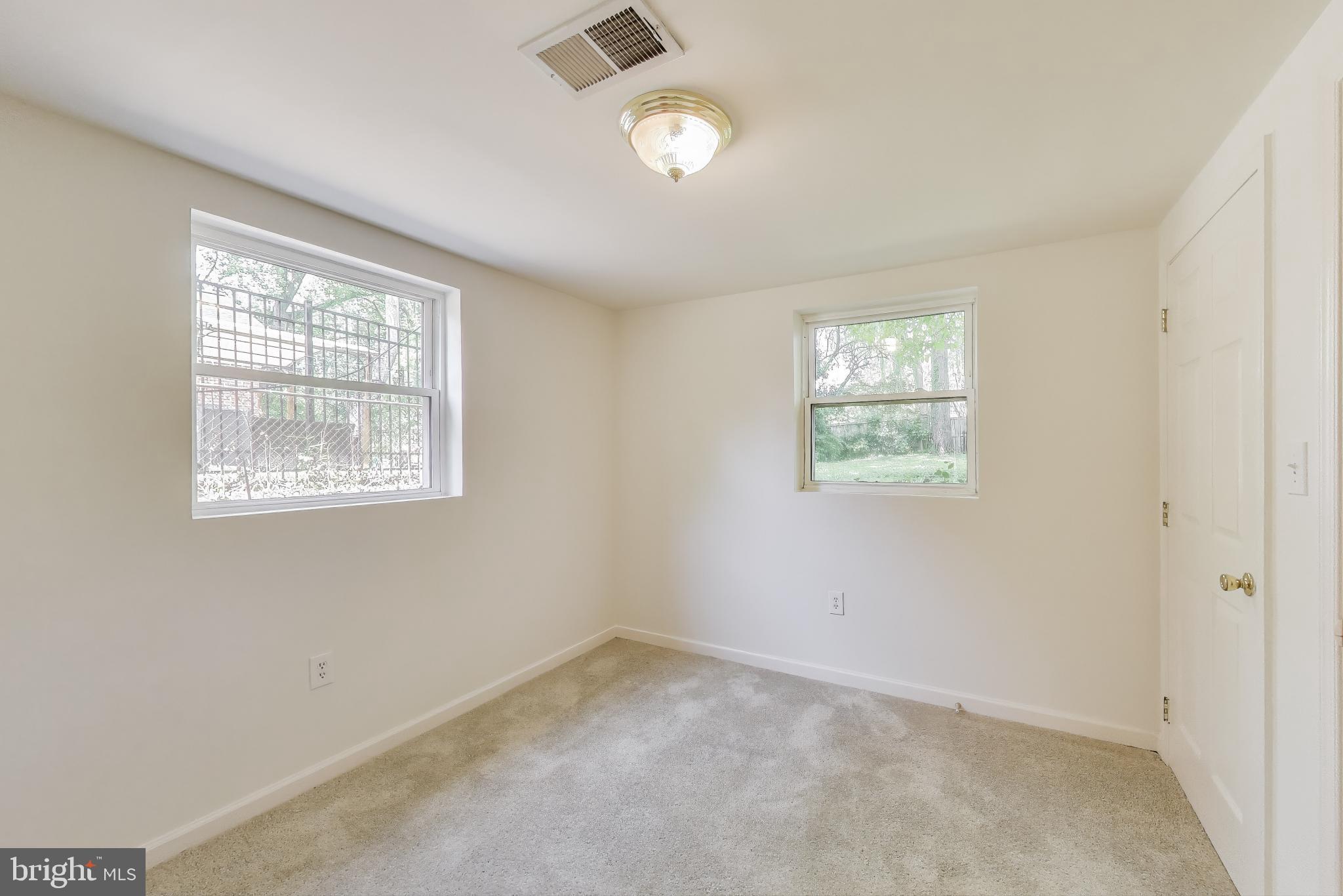 KENSINGTON HEIGHTS - Residential Lease