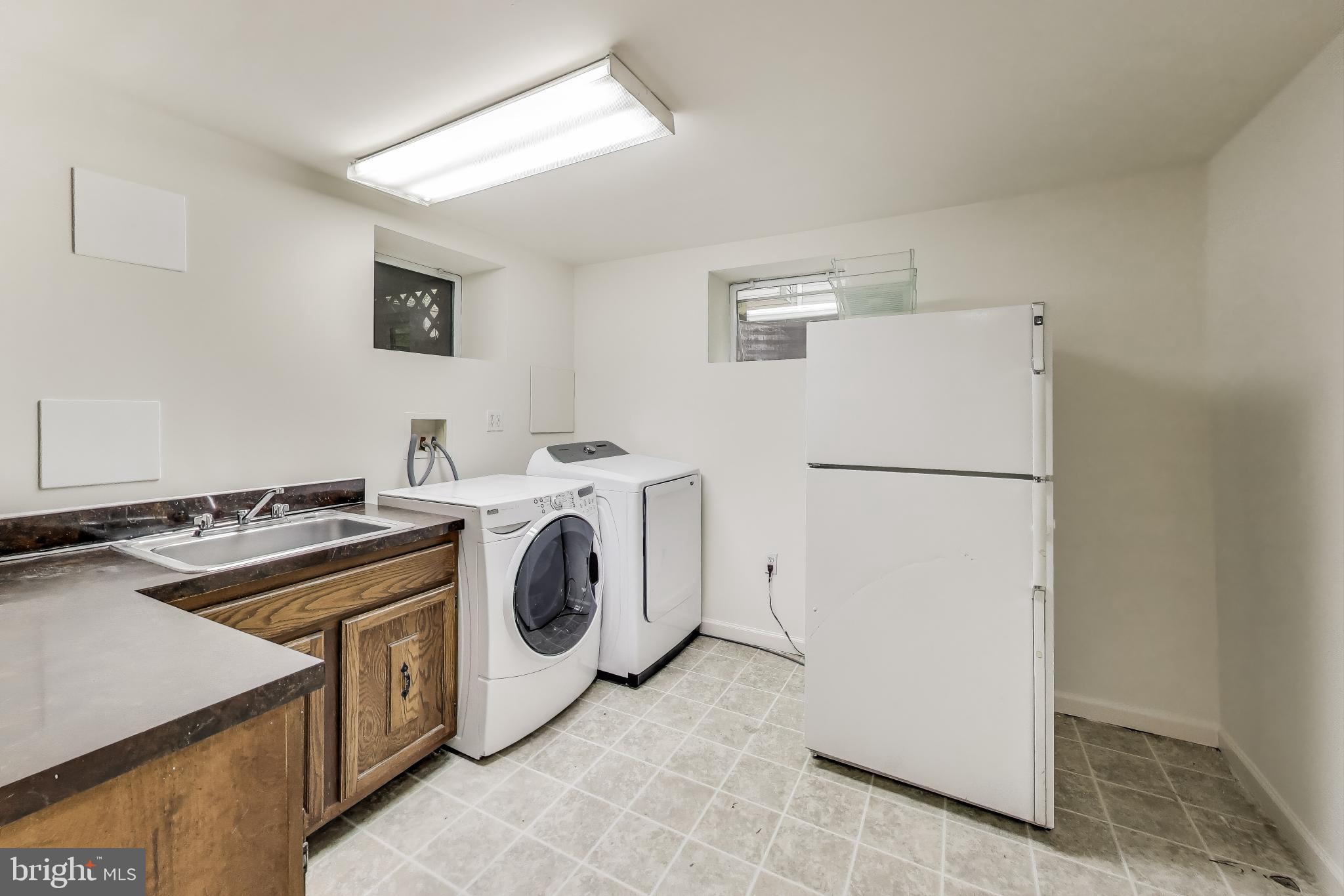 KENSINGTON HEIGHTS - Residential Lease