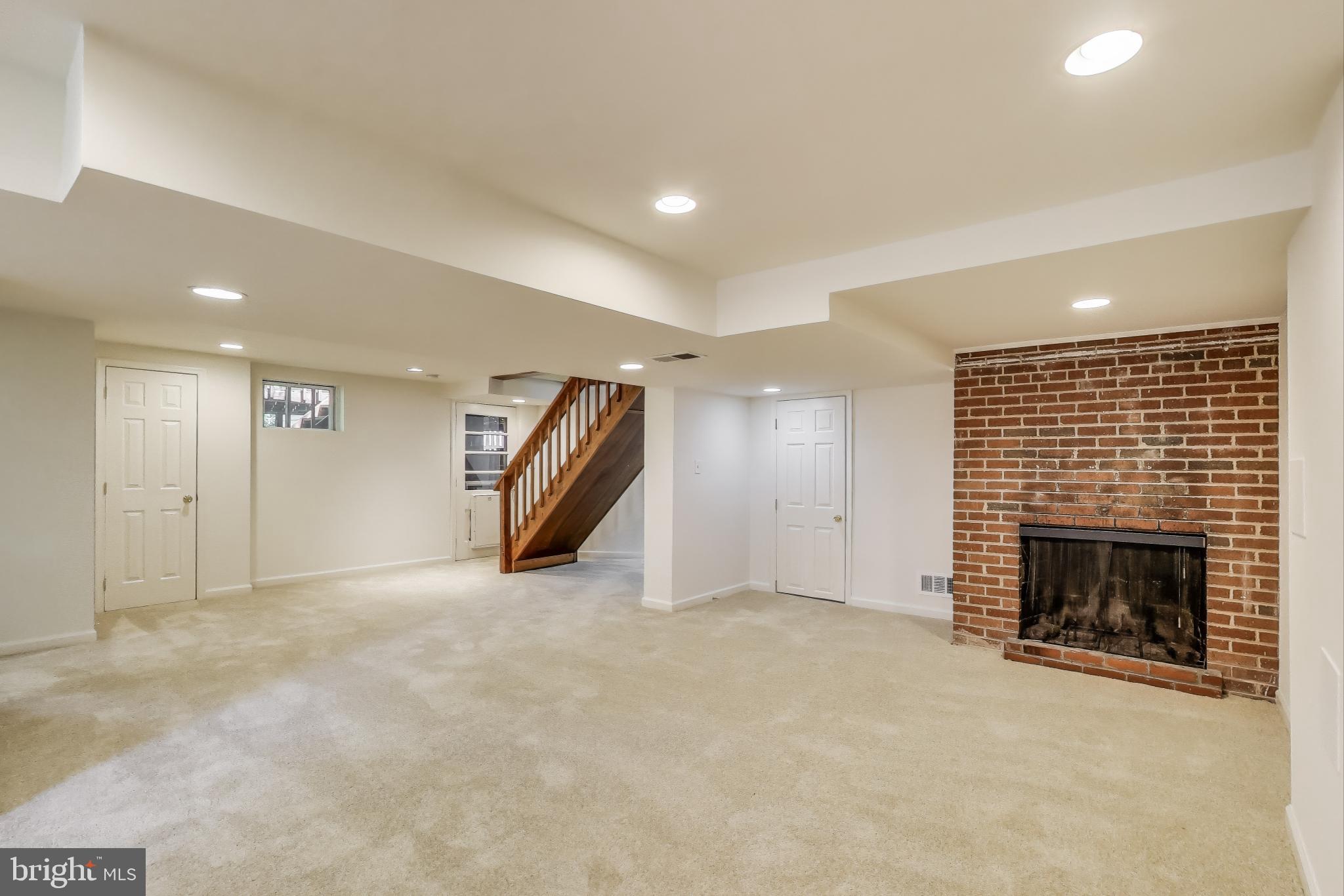 KENSINGTON HEIGHTS - Residential Lease