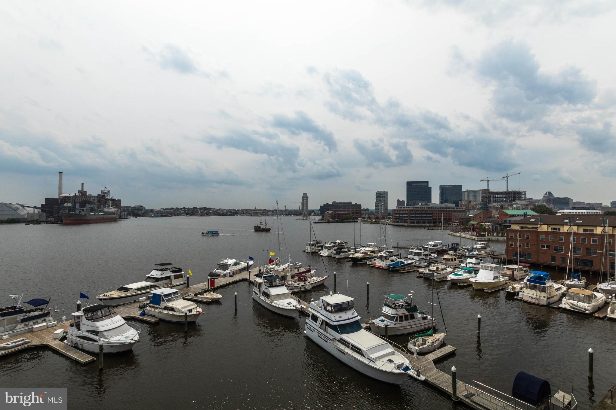 HENDERSON'S WHARF - Residential
