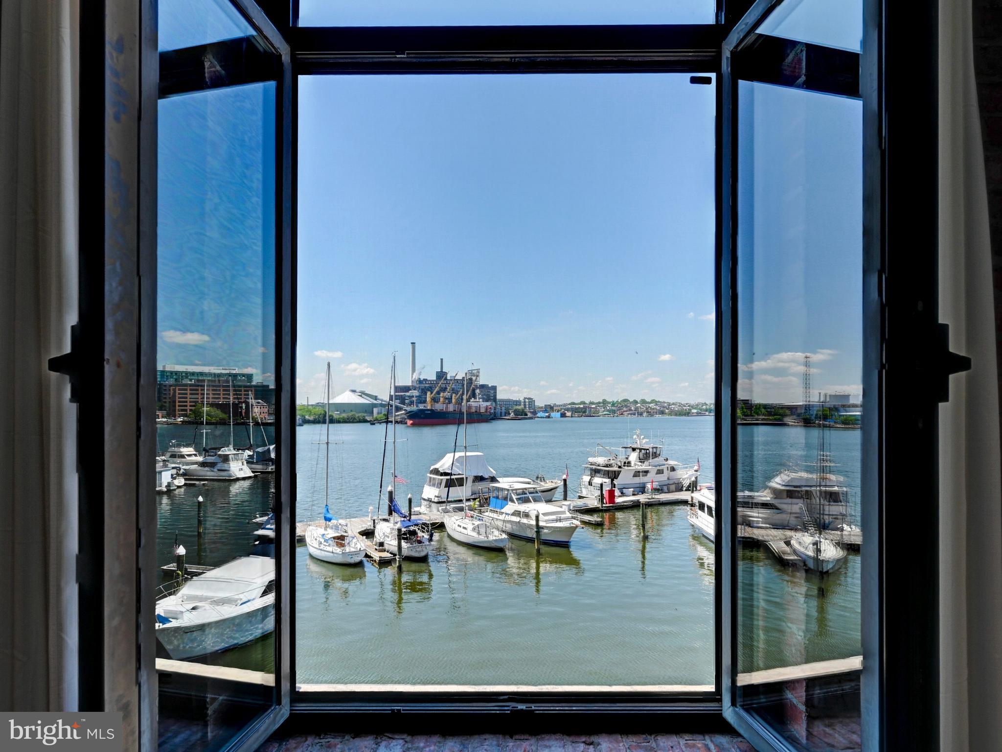 HENDERSON'S WHARF - Residential