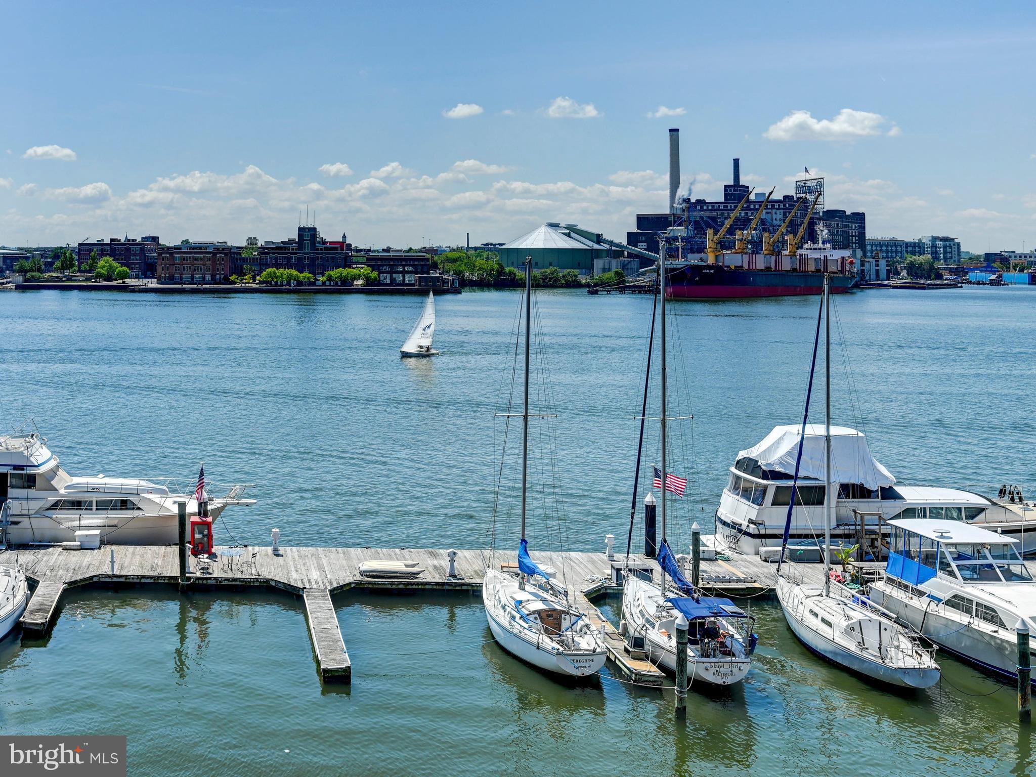 HENDERSON'S WHARF - Residential