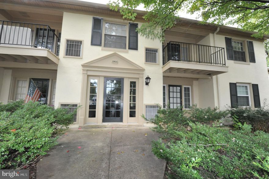 Enjoy this beautiful 1 bedroom & 1 bath condo.  Renovated from top to bottom. Minutes from Washington DC, Pentagon, Mark Center and Fort Belvoir.  Conveniently located in the West Springfield neighborhood of Cardinal Forest.  This condo has a bright living area with natural light from the sliding glass door leading to the patio.  The unit features 1 year old SS appliances and granite countertops with brand new laminated floors throughout the living, dining & bedroom areas.  It features laundry hook up for a ventless washer/dryer (provided by the tenant), common laundry room is across from the condo and adjacent to the swimming pool.  Amenities beyond the outdoor swimming pool include tennis courts, walking/biking trails, great schools and Lake Accotink Park.  A great location near major routes, restaurants and shopping.   Move-in ready.  Property is bikeable and walkable to nearby shopping areas.   Application fee - $50 per person, requires good credit score= 650+ and above,  good credit history.