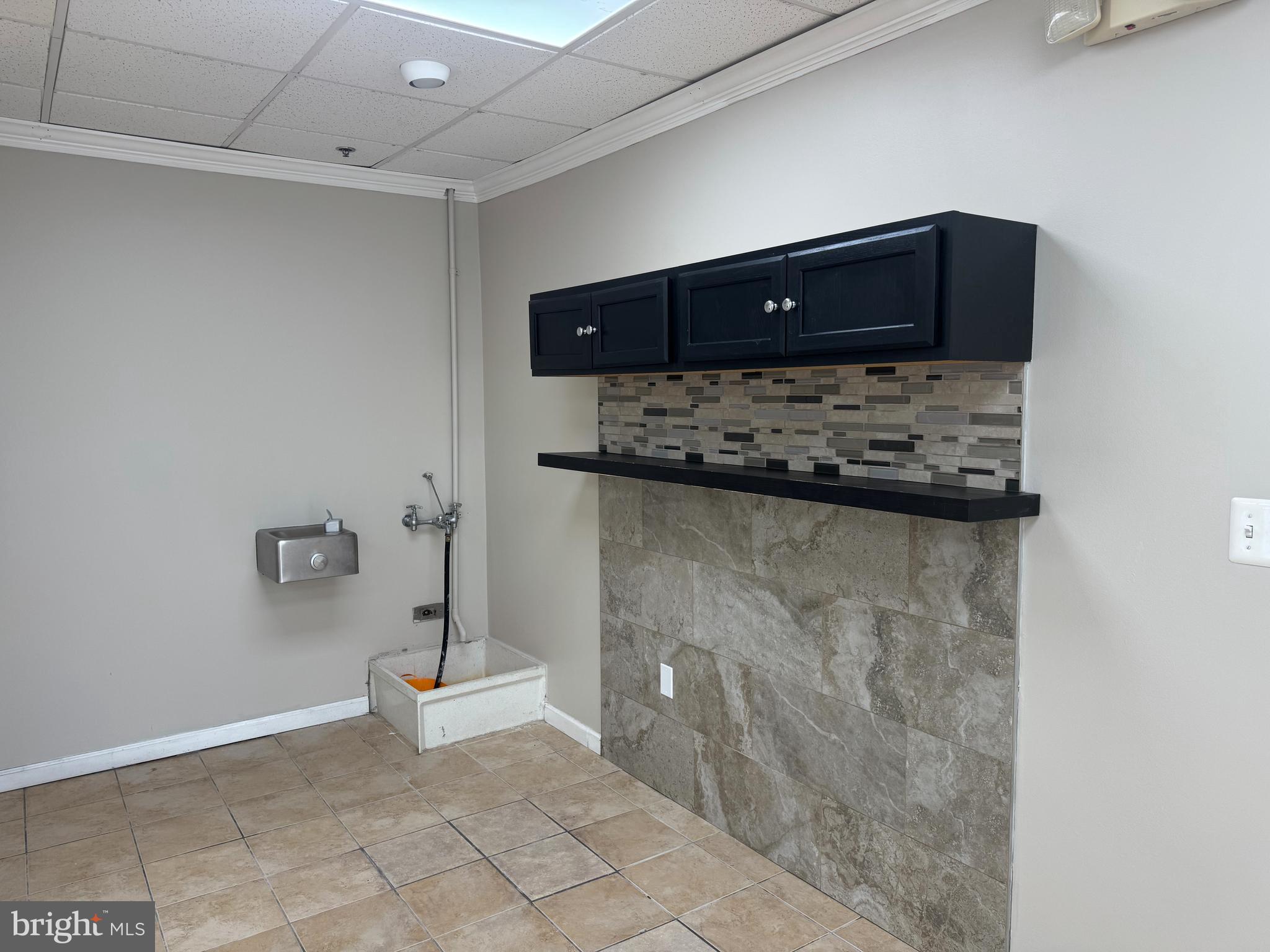 PW COUNTY CENTER LANDBAY - Commercial Lease