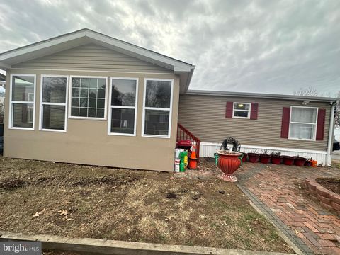 244 5TH STREET LOTHIAN MD 20711