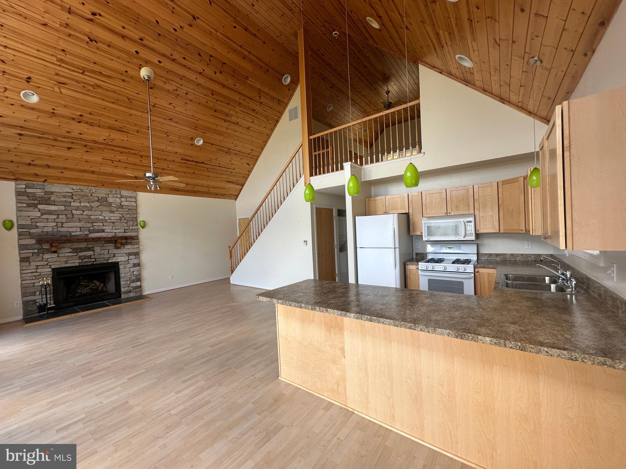 RIVER RIDGE - Residential