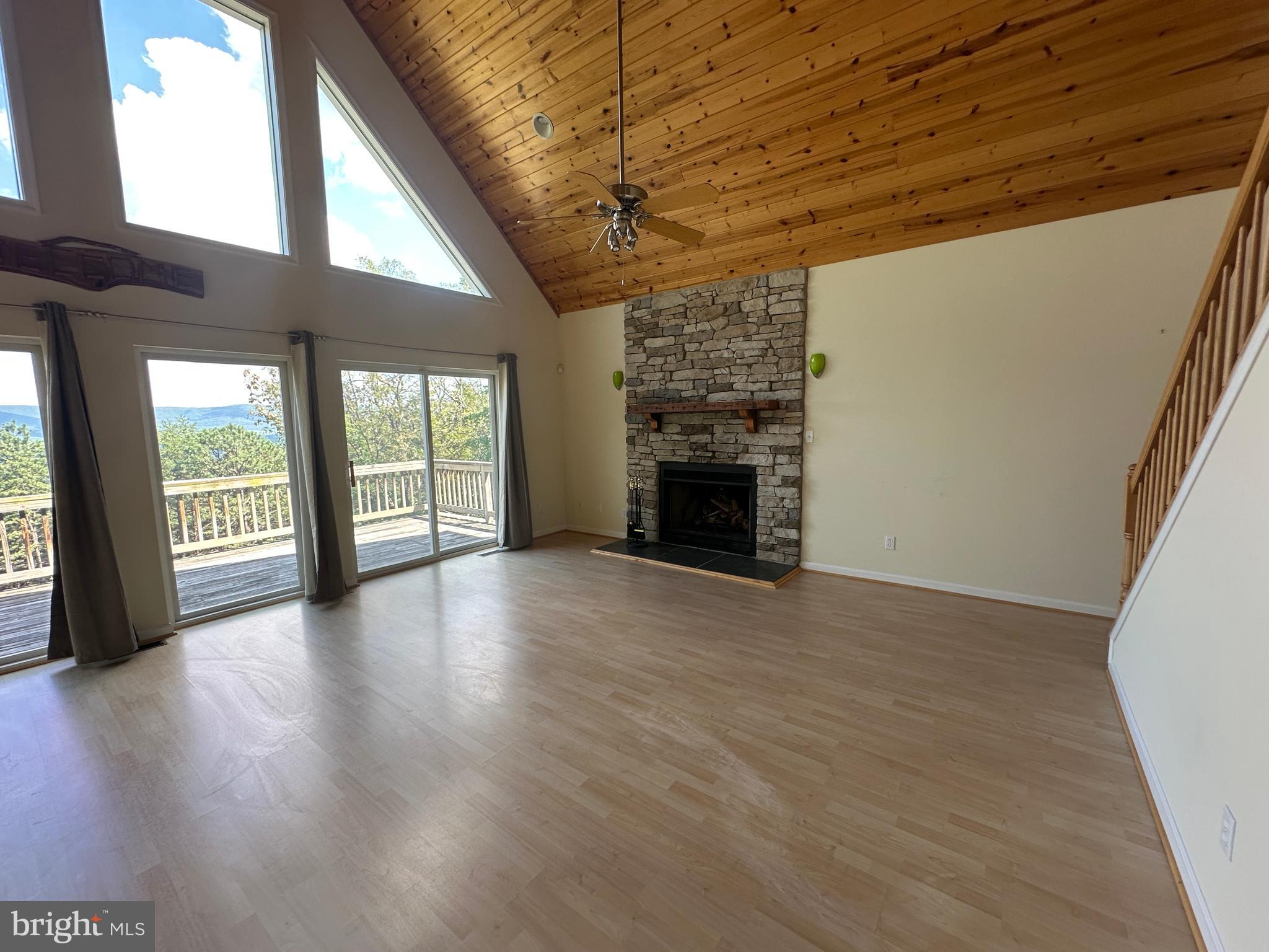 RIVER RIDGE - Residential