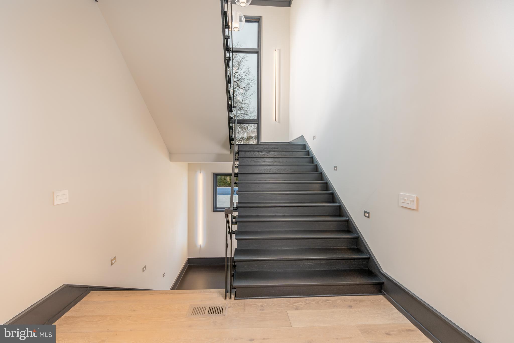 LANGLEY HILL - Residential