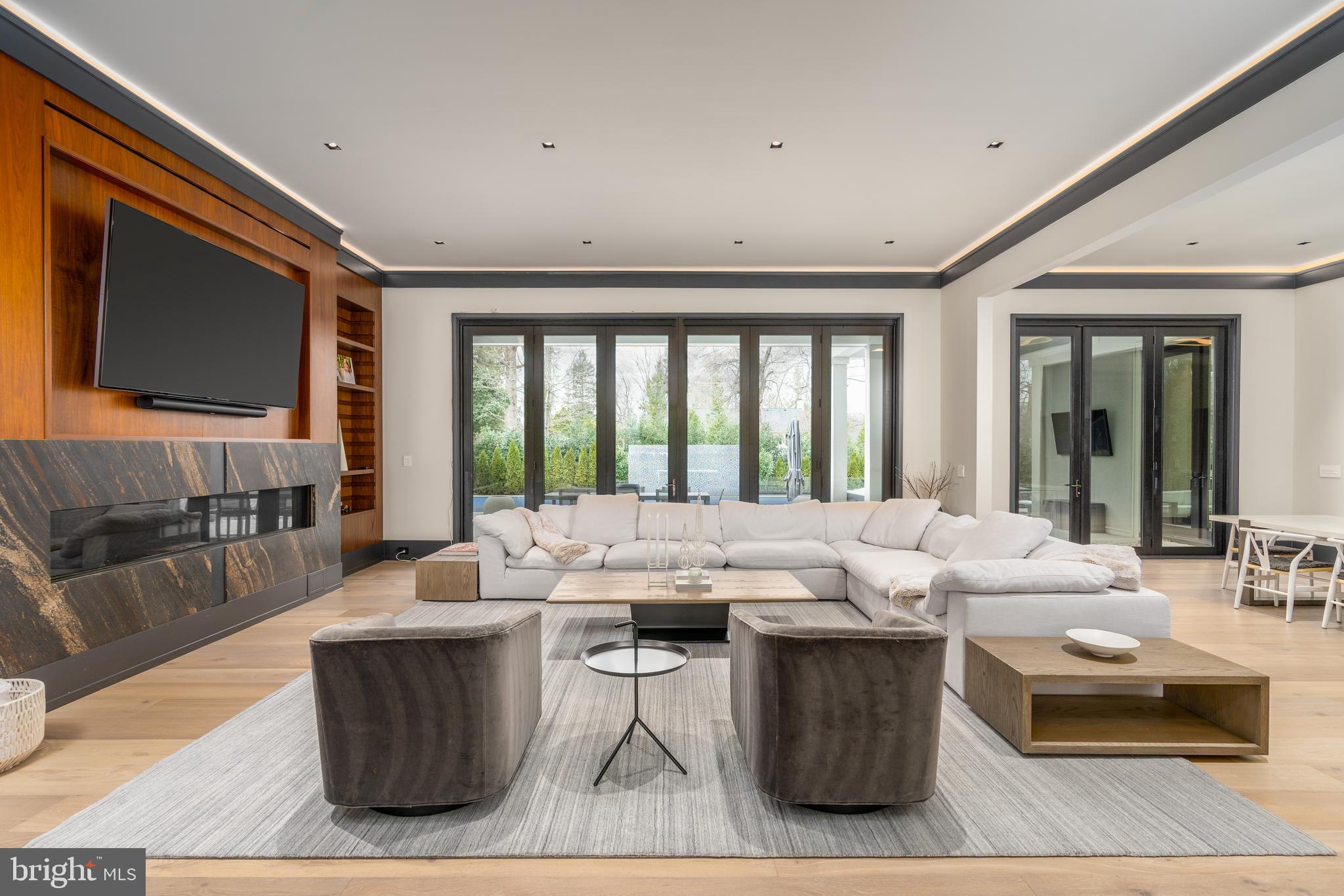 LANGLEY HILL - Residential