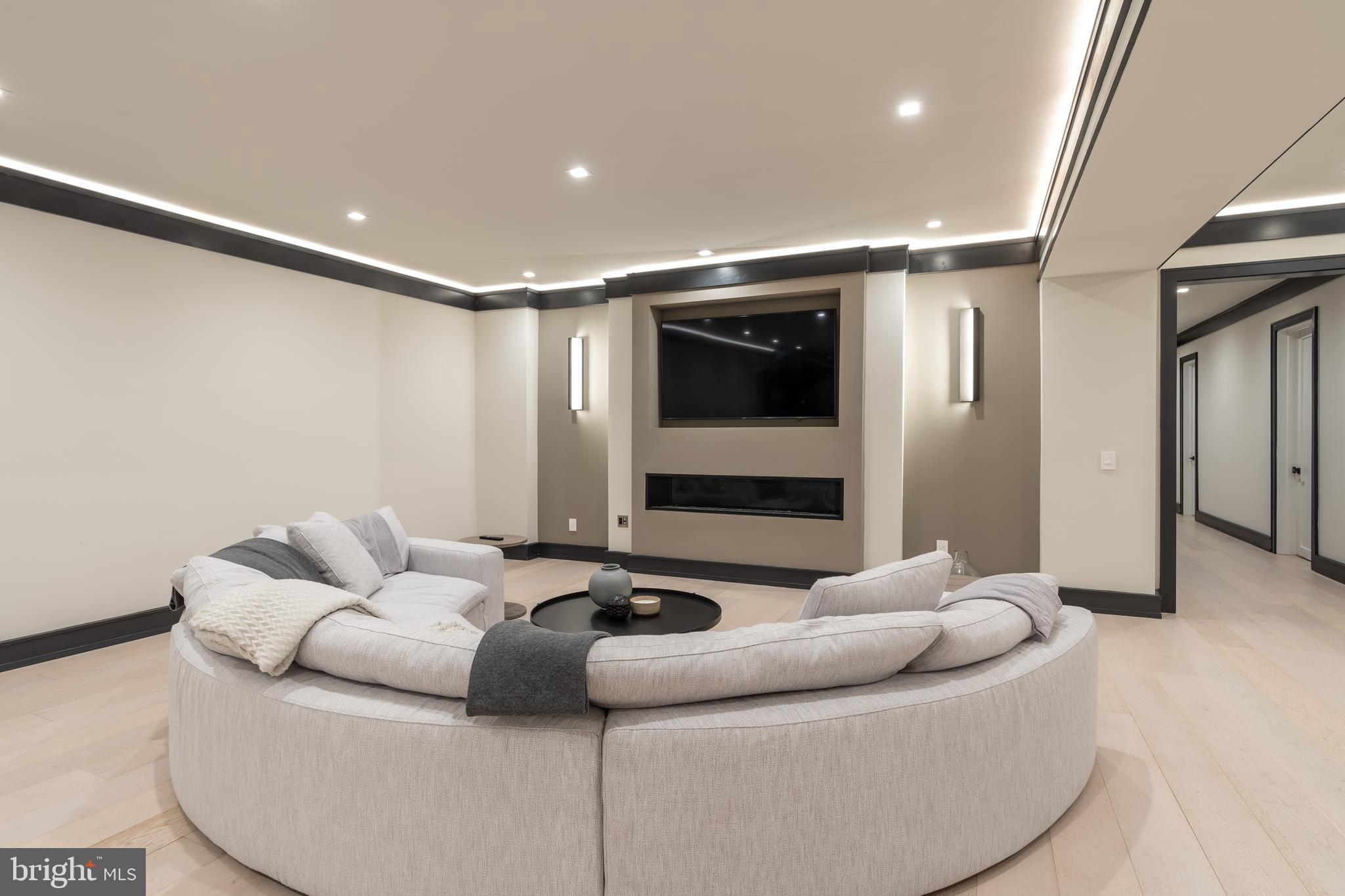 LANGLEY HILL - Residential