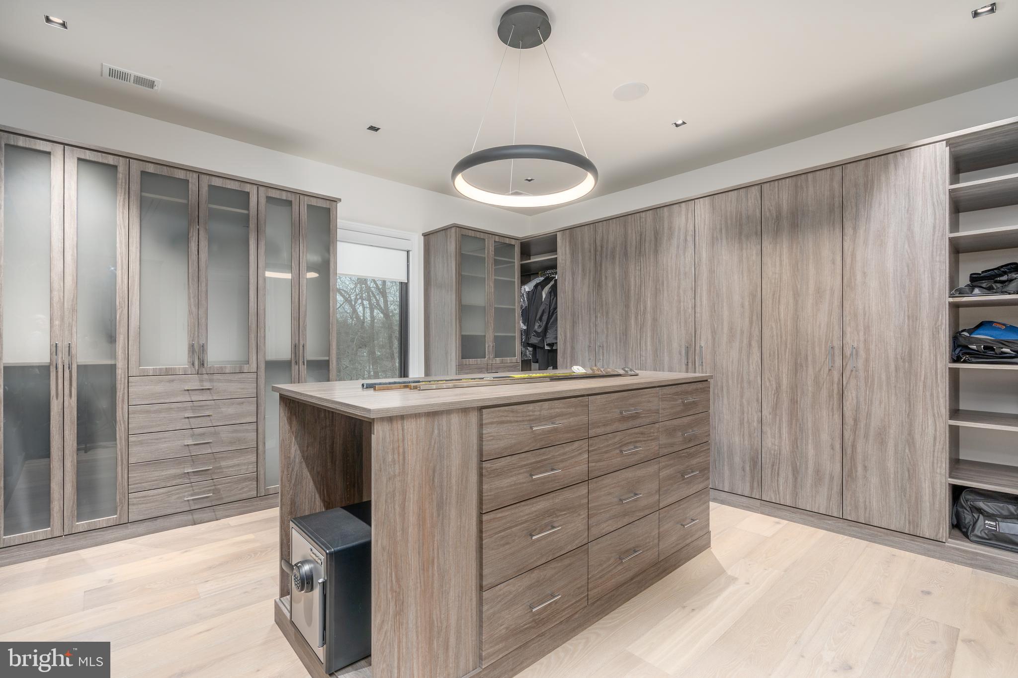 LANGLEY HILL - Residential