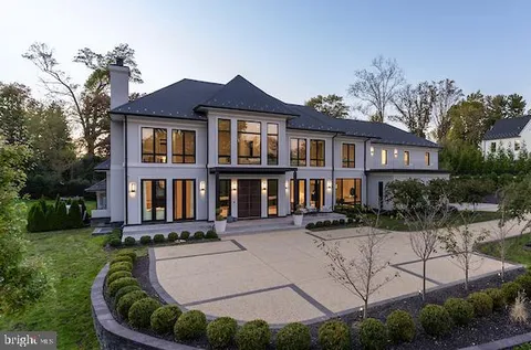 1020 Langley Hill Drive, McLean, VA MLS: VAFX2247282