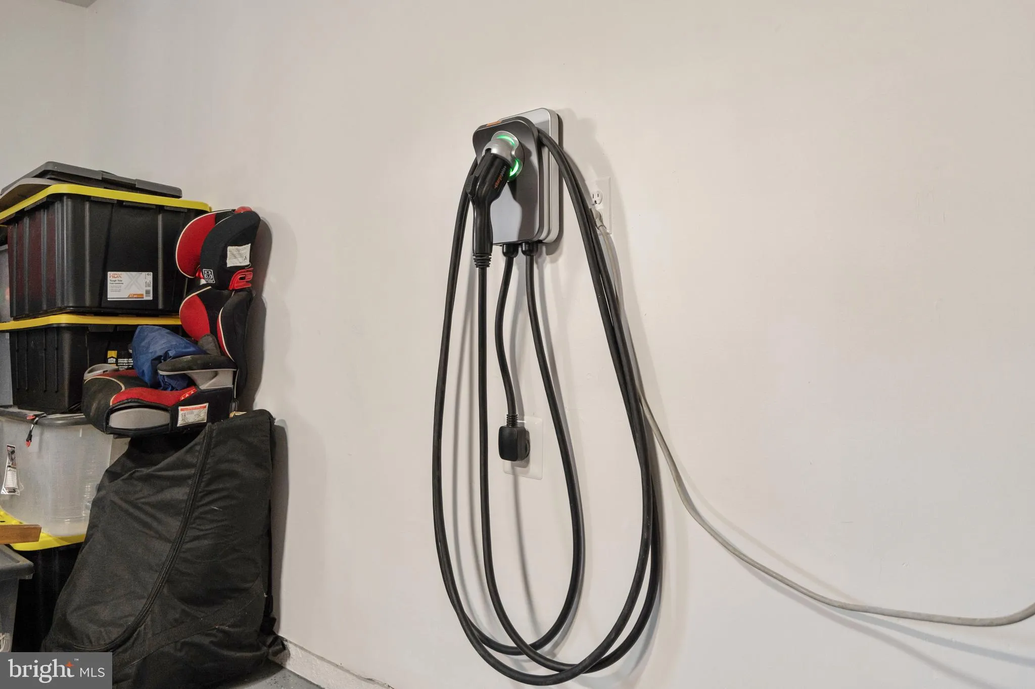 Annandale, Virginia 22003, United States, 4 Bedrooms Bedrooms, ,4 BathroomsBathrooms,Residential,Active,182142