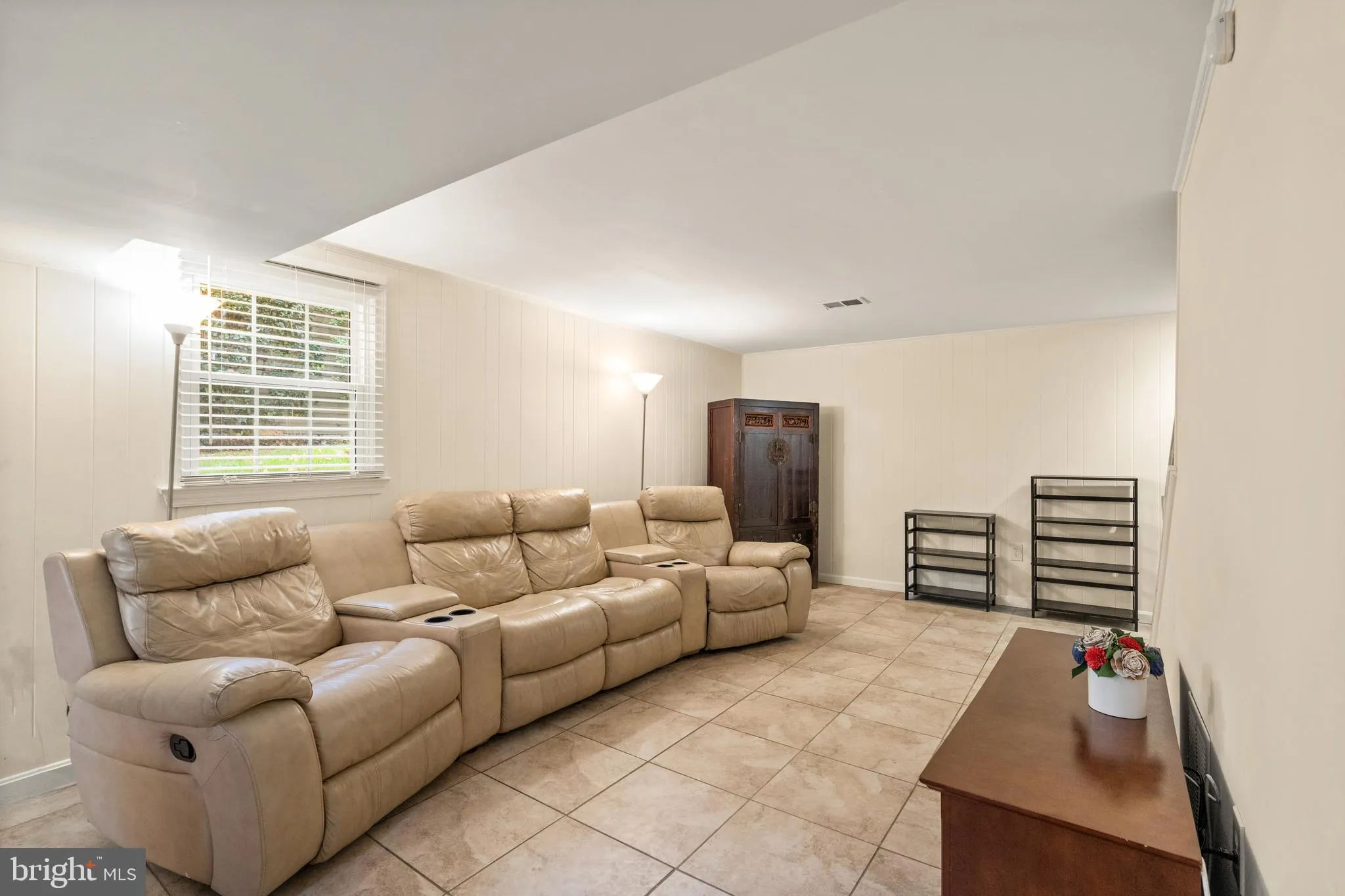 Annandale, Virginia 22003, United States, 4 Bedrooms Bedrooms, ,4 BathroomsBathrooms,Residential,Active,182142