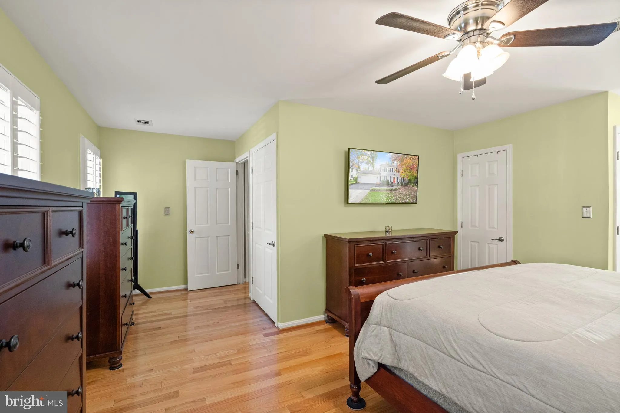 Annandale, Virginia 22003, United States, 4 Bedrooms Bedrooms, ,4 BathroomsBathrooms,Residential,Active,182142