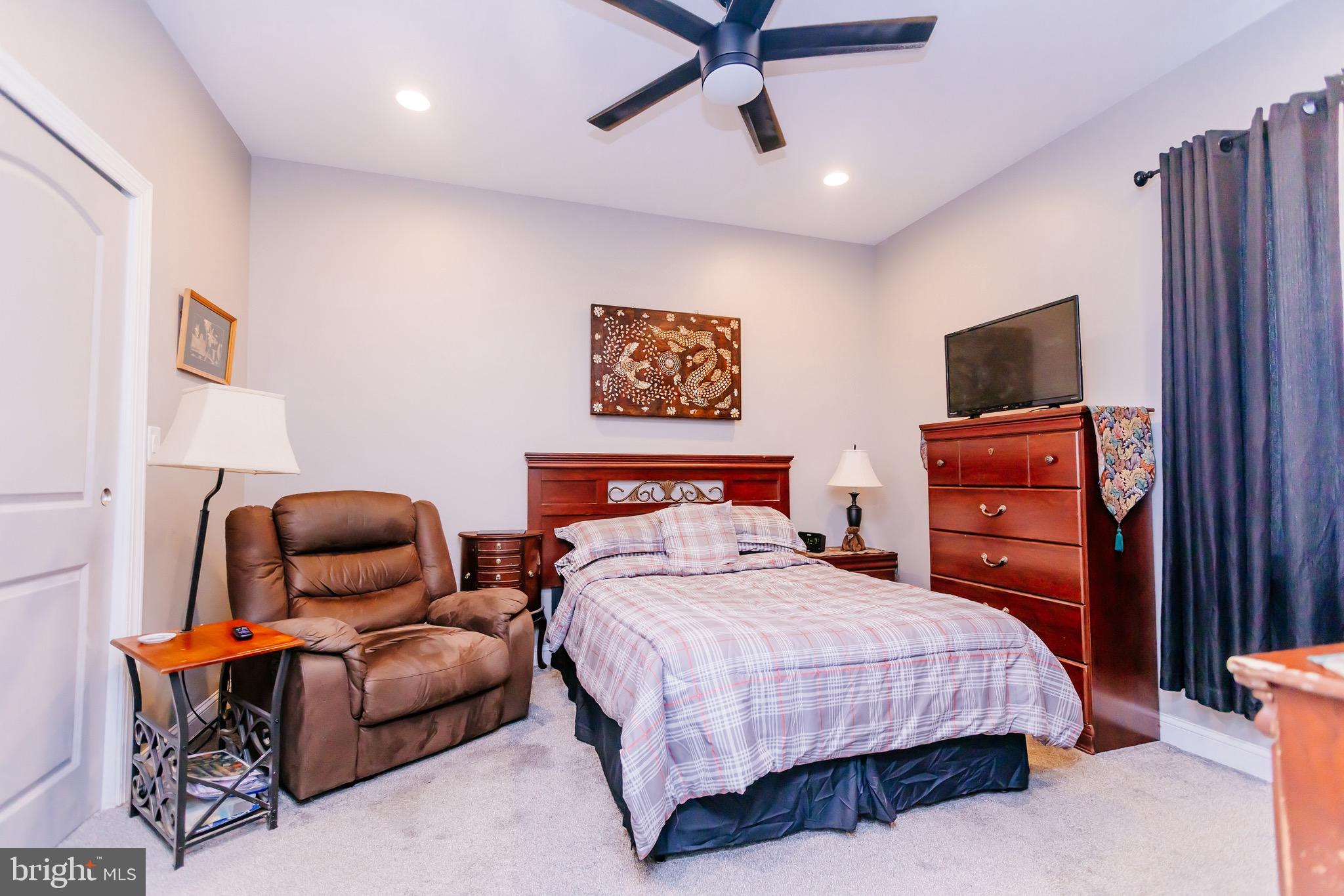 ELDERBERRY POND - Residential