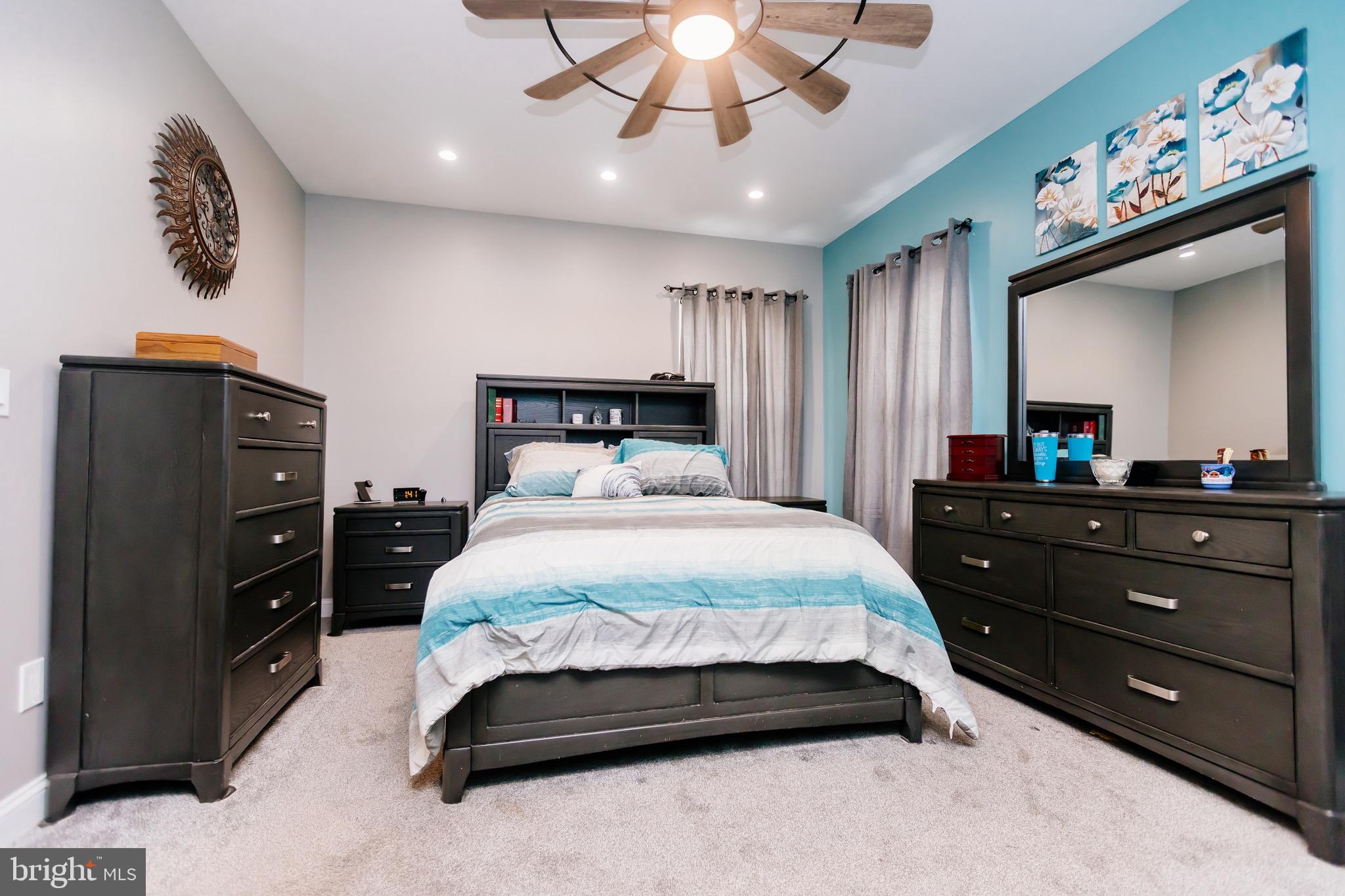 ELDERBERRY POND - Residential