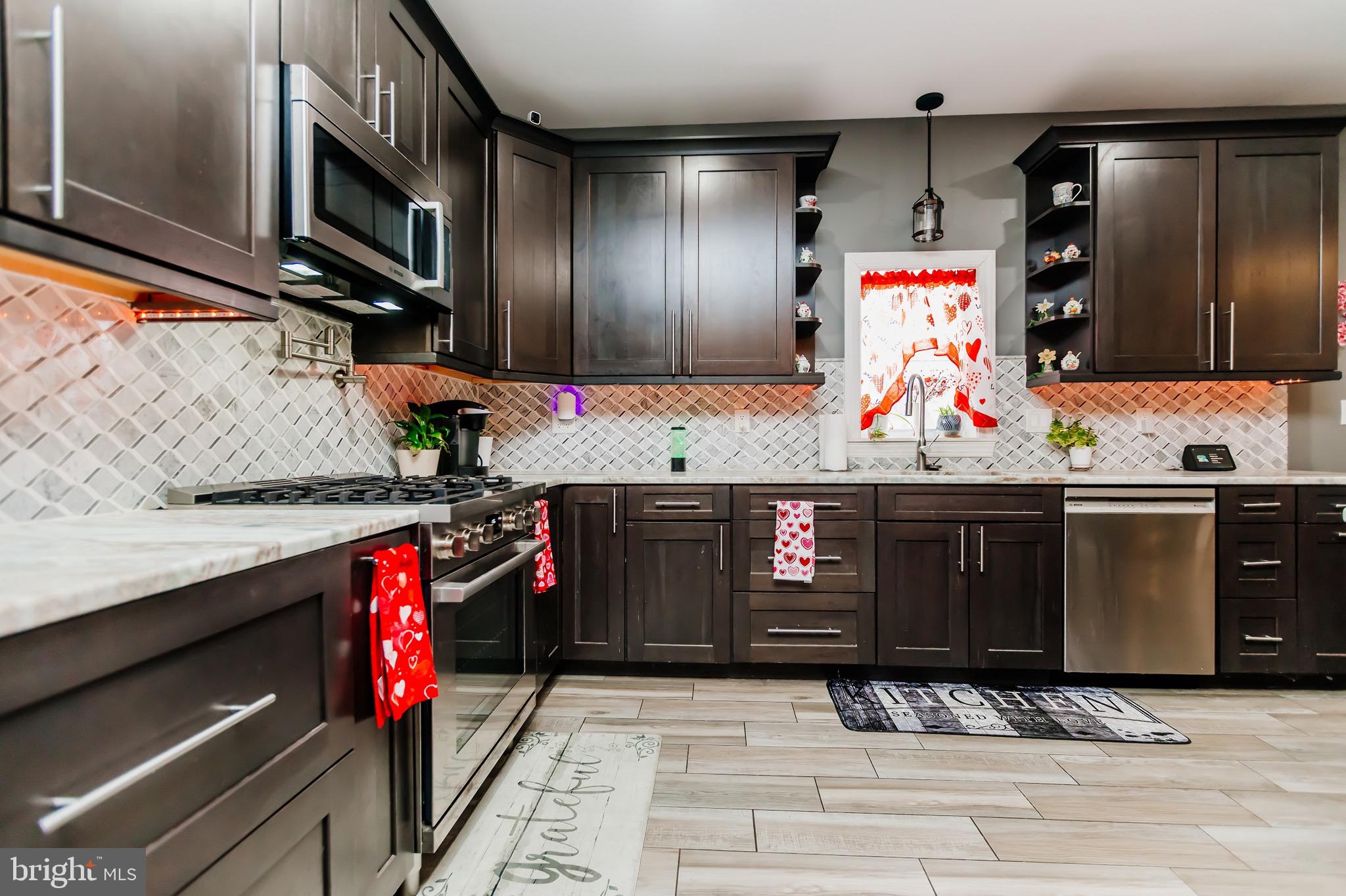 ELDERBERRY POND - Residential