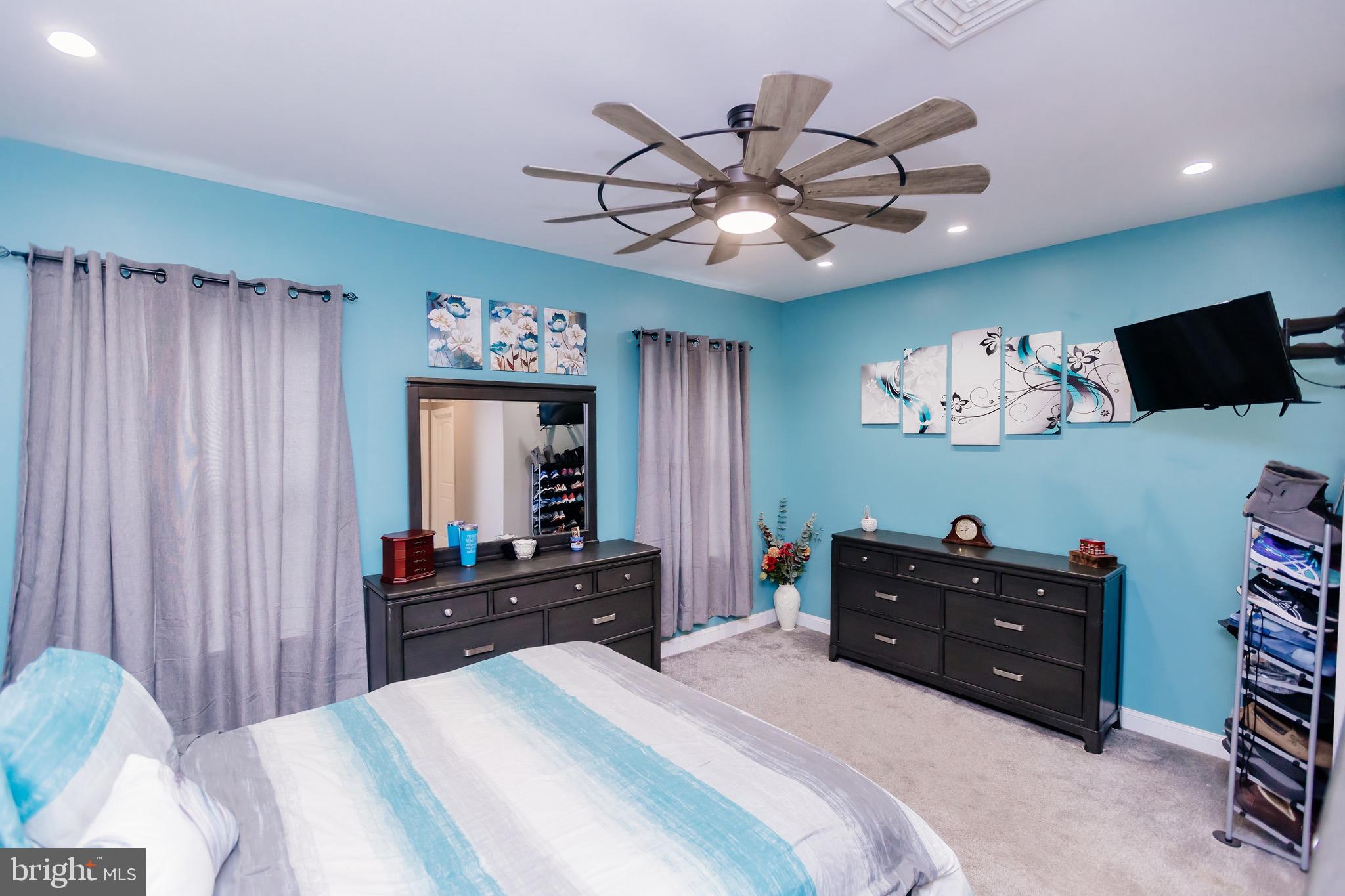 ELDERBERRY POND - Residential