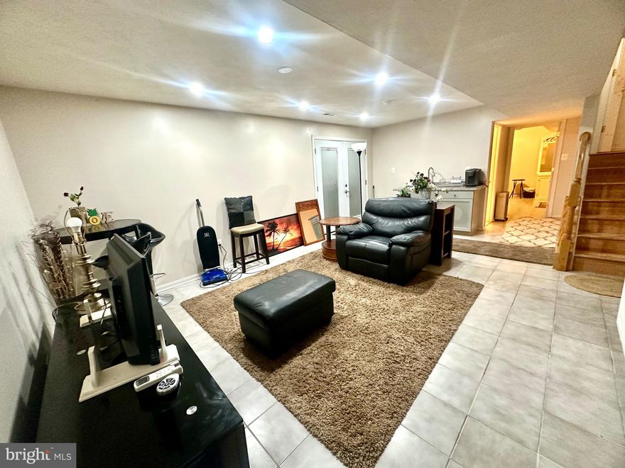 THIS IS A FULLY FURNISHED BASEMENT RENTAL ON A SINGLE FAMILY HOME located in a cul-de-sac, separate unit.  Basement has a a Fully Furnished room with  Full Bathroom, Wet Bar / kitchenette, with full sized Refrigerator, Ottoman chair, TV and TV Stand, Side Tables, Lamps, Buffet table, Microwave, Toaster, Hot Plate,  and other kitchen essentials,  Bed not included (for pics only), 2 dressers, 1 side table, MOVE-IN READY! Enjoy the Quiet neighborhood and spacious living space, big yard in a cul-de-sac.    Has a separate entry walk out basement.  No smoking and no pets.  Shared washer and dryer.  Need to pass credit and background check.