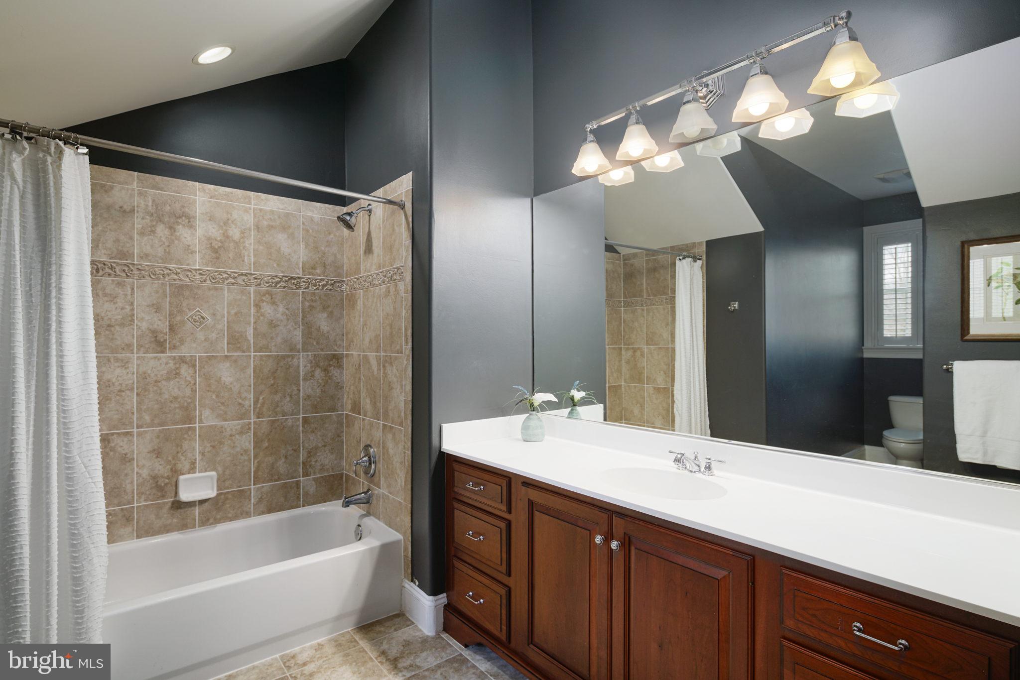 BRIARWOOD - Residential