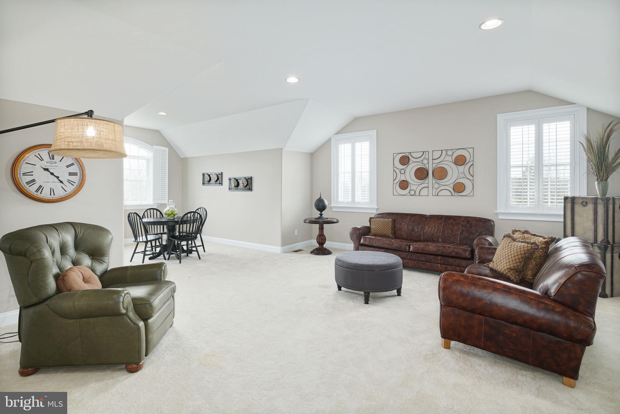 BRIARWOOD - Residential