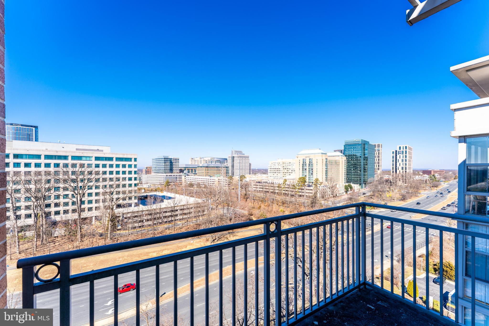 CARLTON HOUSE - Residential