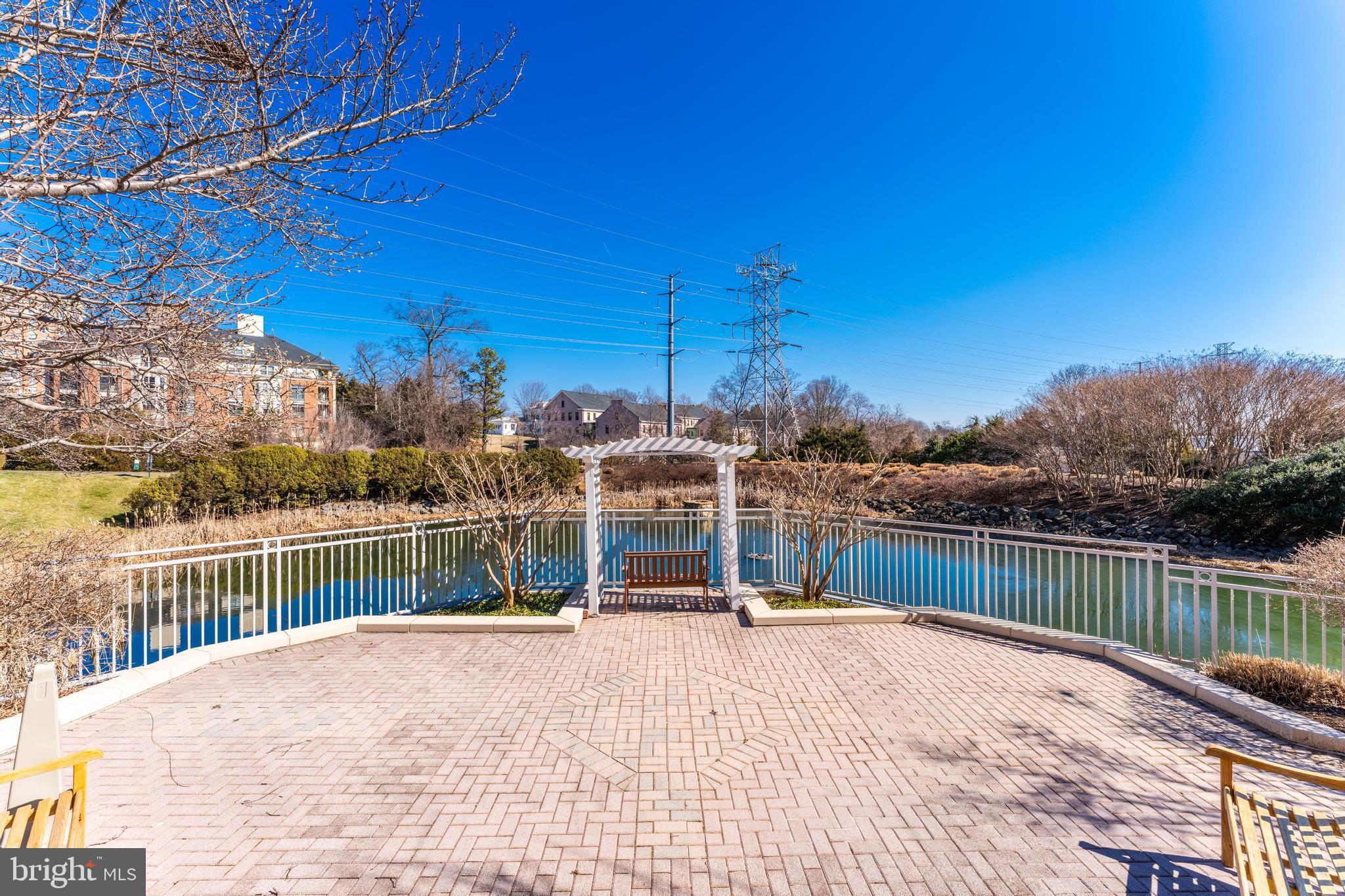 CARLTON HOUSE - Residential