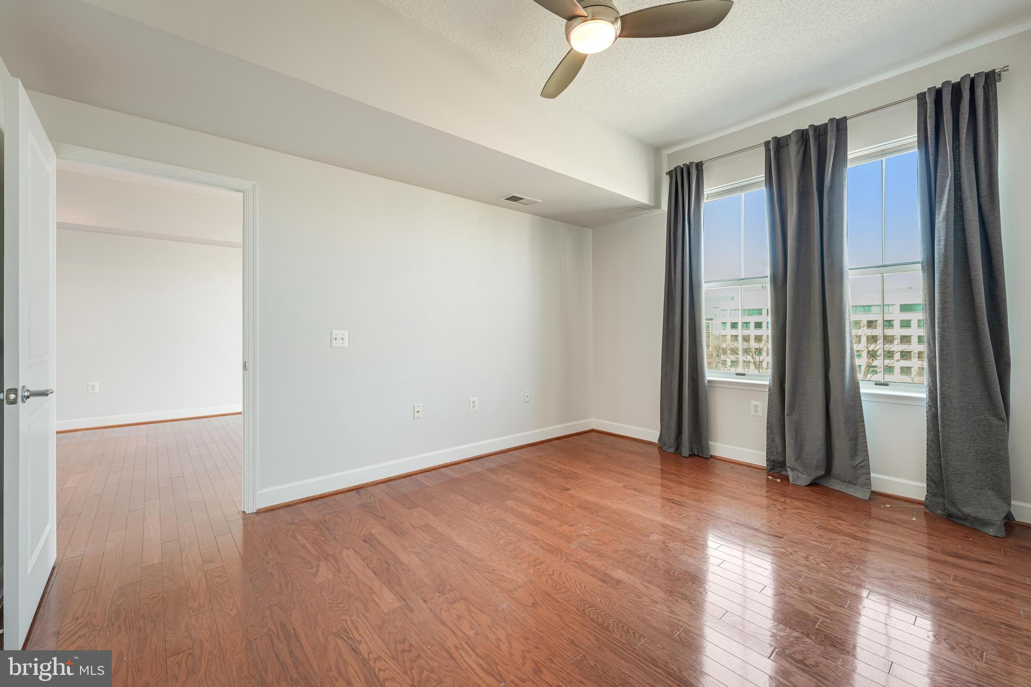 CARLTON HOUSE - Residential